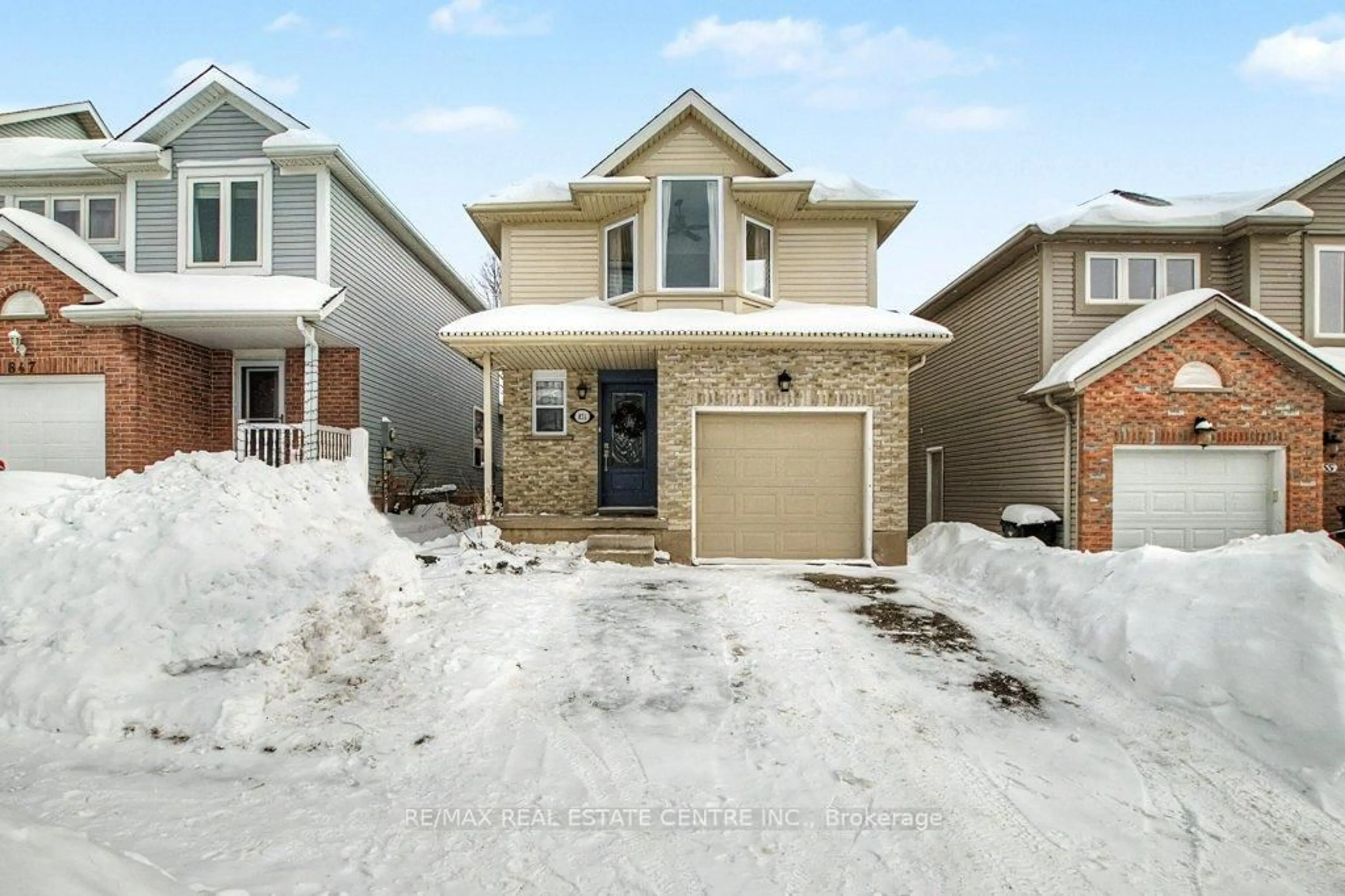 Unknown for 851 Butternut Ave, Waterloo Ontario N2V 2M4