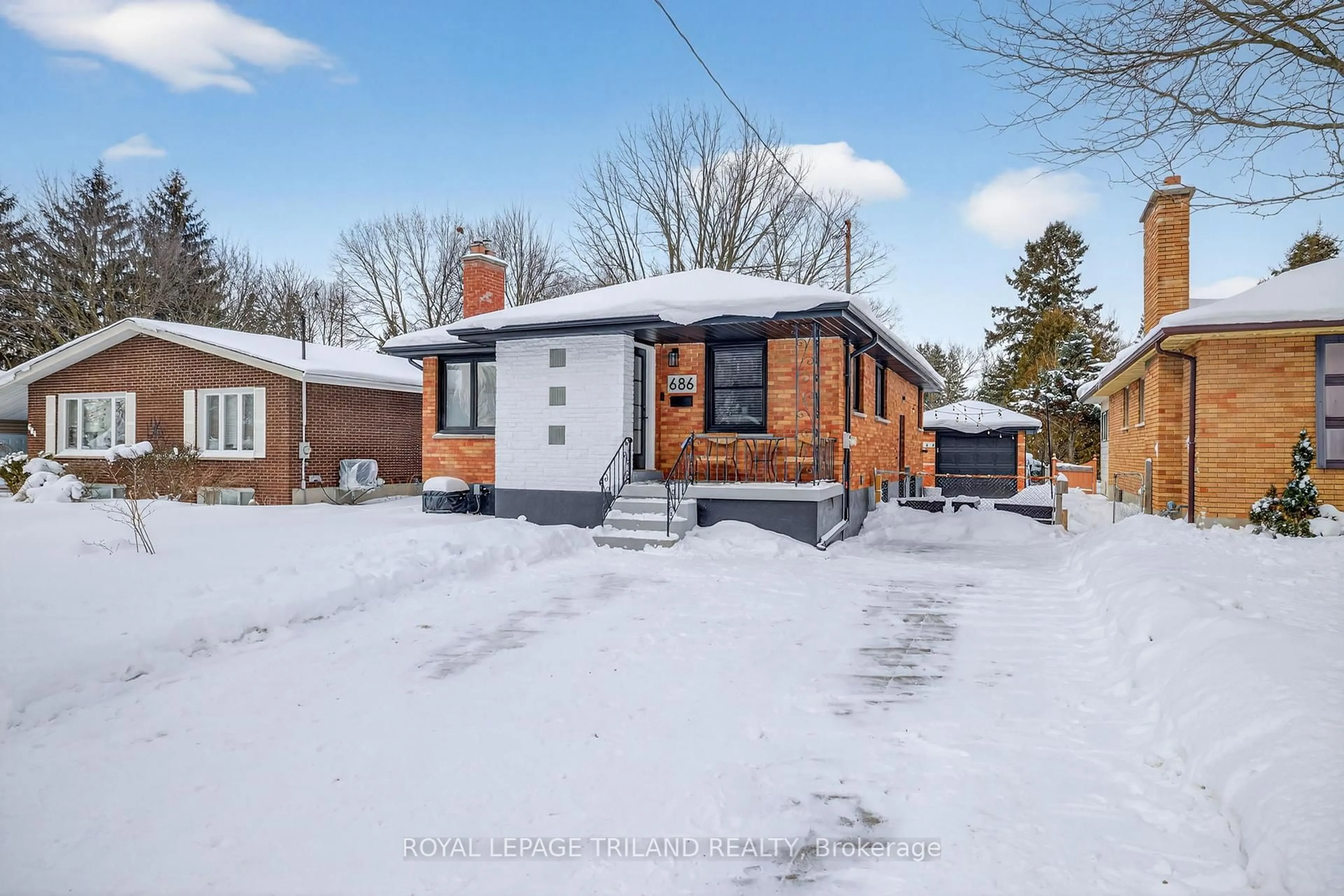 Unknown for 686 Brant St, London East Ontario N5Y 3N1