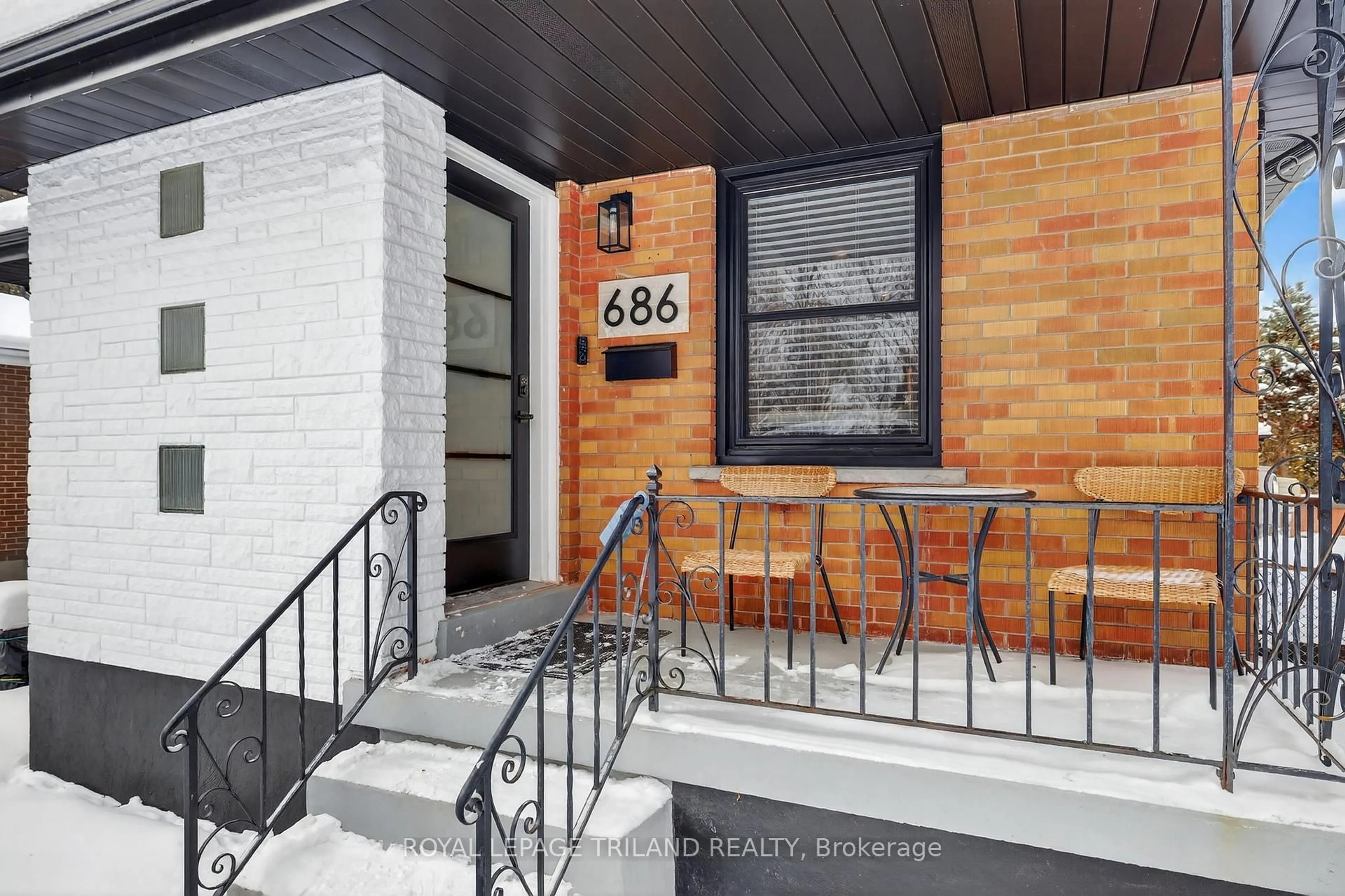 Unknown for 686 Brant St, London East Ontario N5Y 3N1