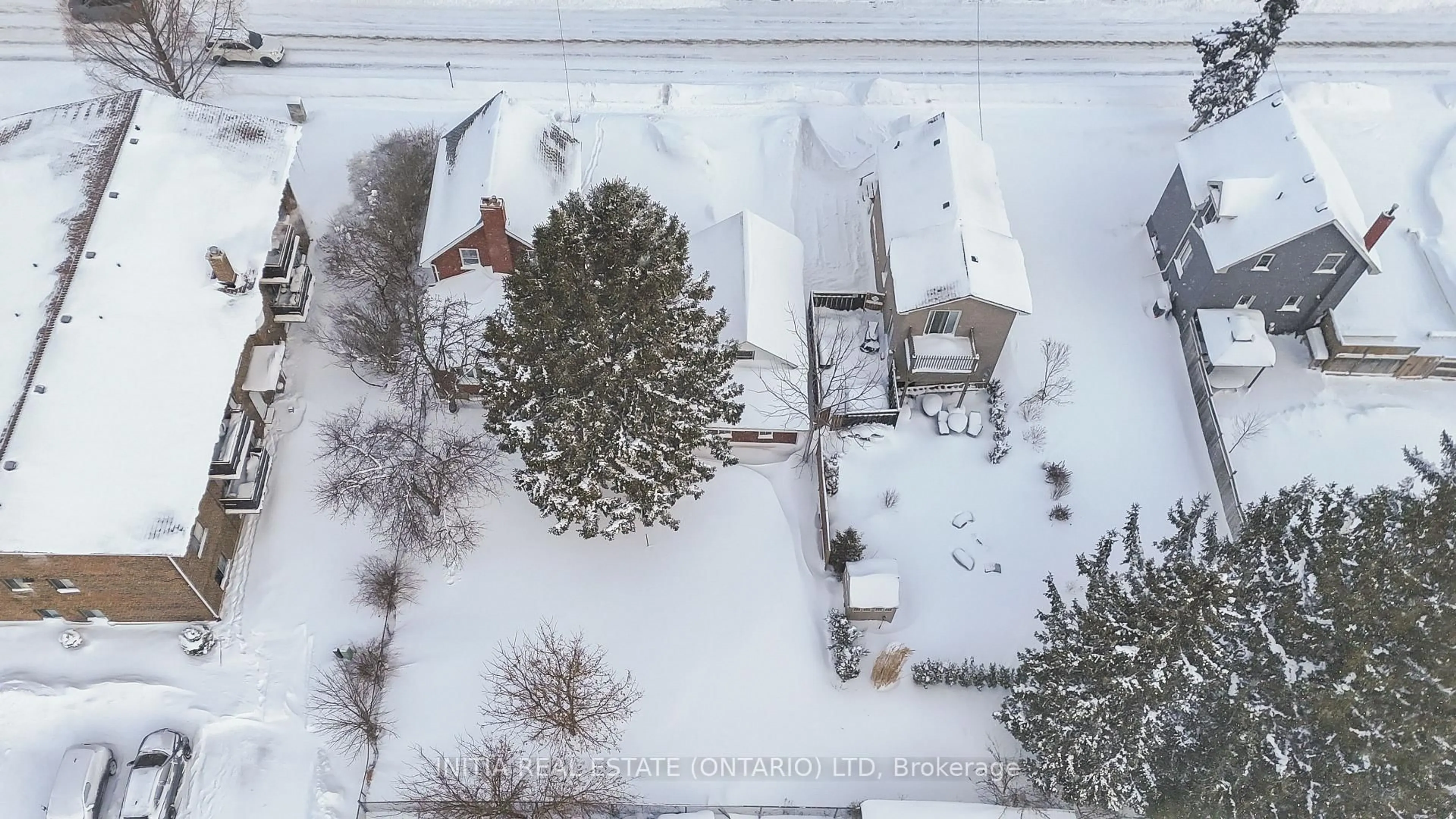 A pic from outside/outdoor area/front of a property/back of a property/a pic from drone, unknown for 201 Norfolk St, Stratford Ontario N5A 3Z1
