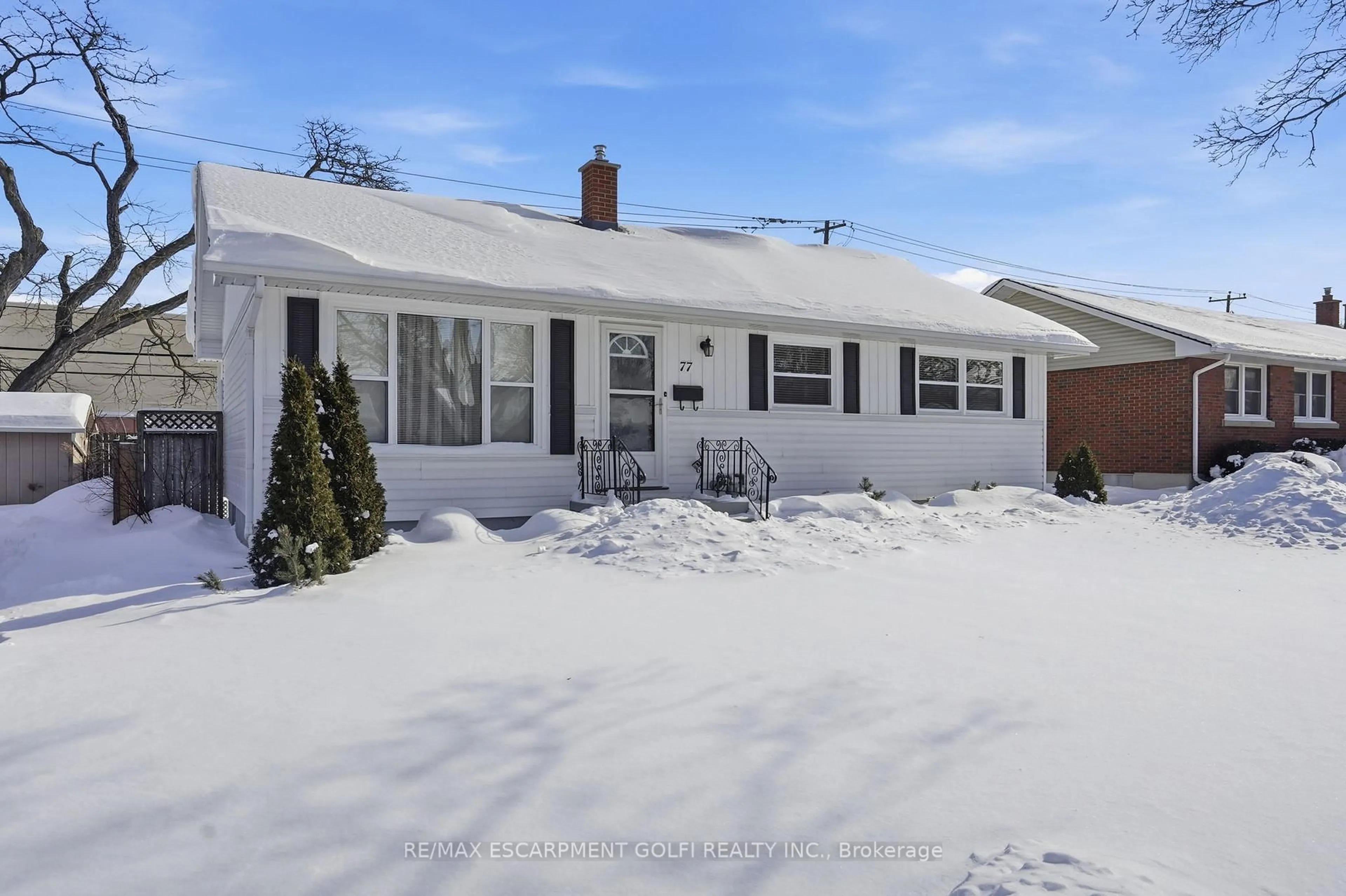 Home with vinyl exterior material, street for 77 Jacobson Ave, St. Catharines Ontario L2T 3A2