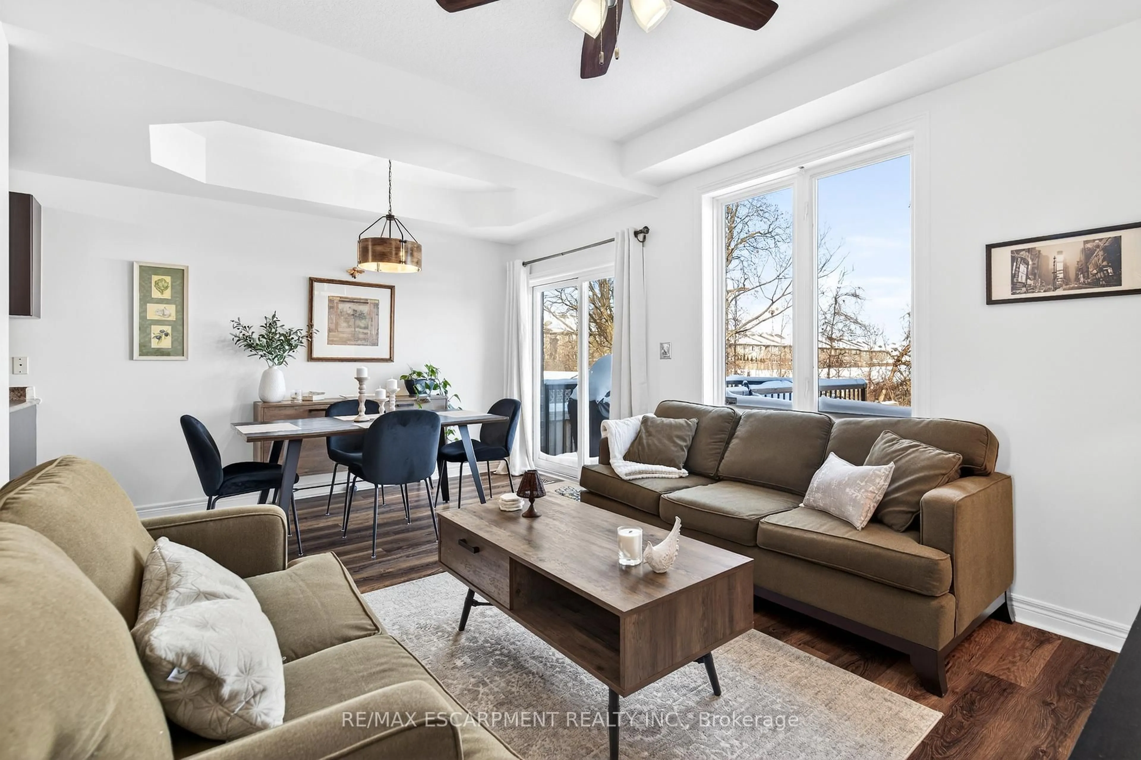 Living room with furniture, unknown for 44 Madonna Dr, Hamilton Ontario L9B 0G9