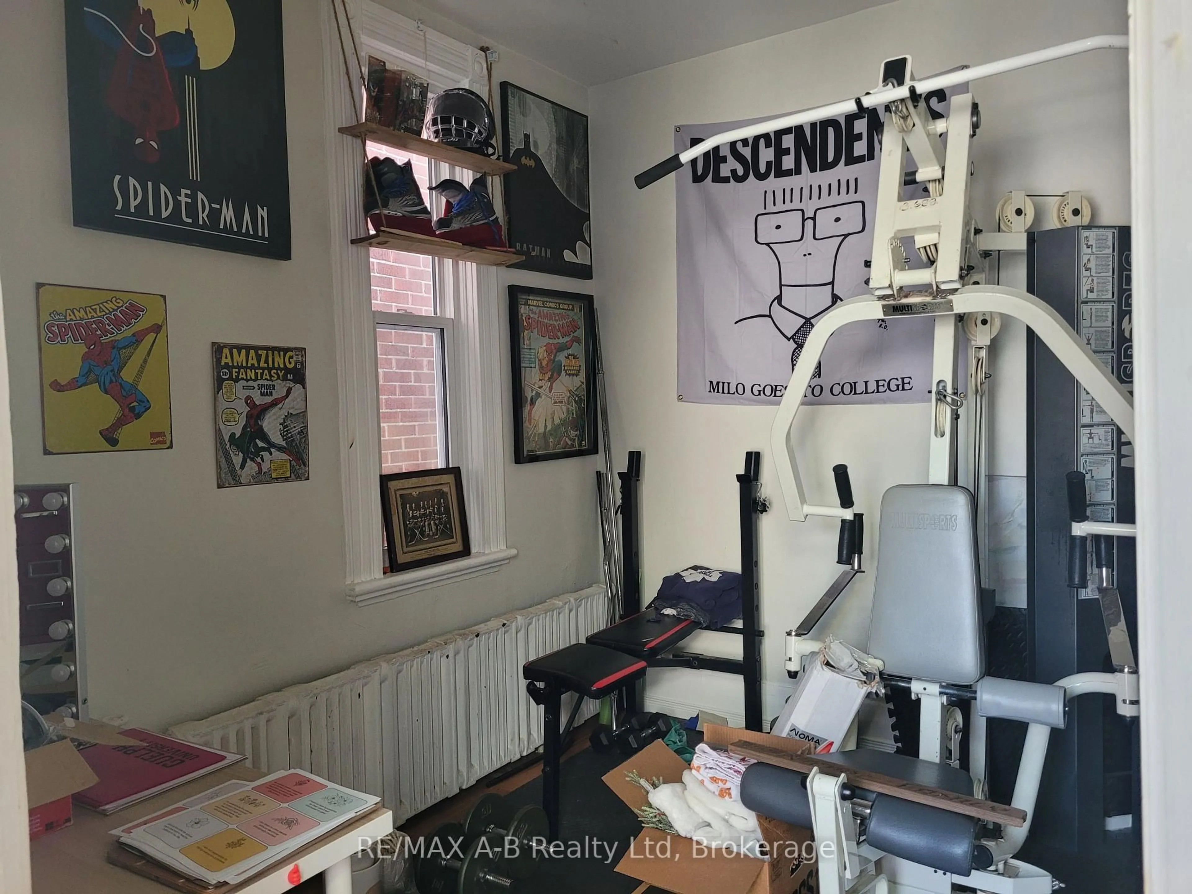 A pic of a room for 190 Colborne St, London East Ontario N6B 2S2