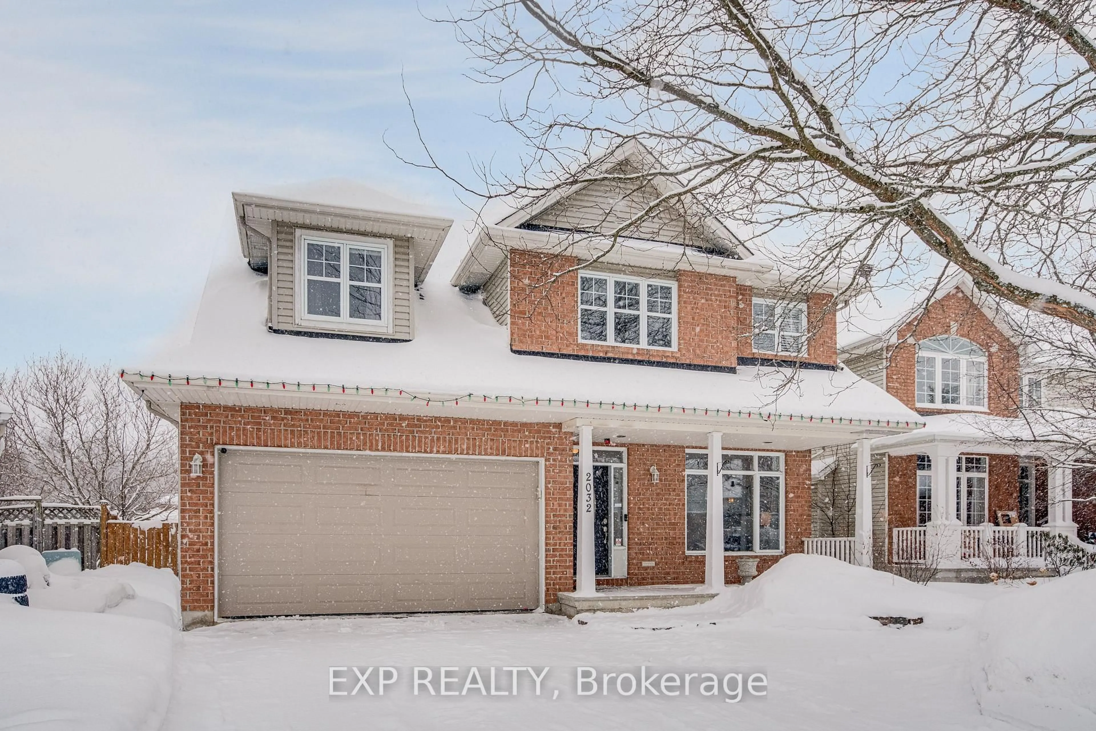 A pic from outside/outdoor area/front of a property/back of a property/a pic from drone, street for 2032 Calico Cres, Ottawa Ontario K4A 4L7
