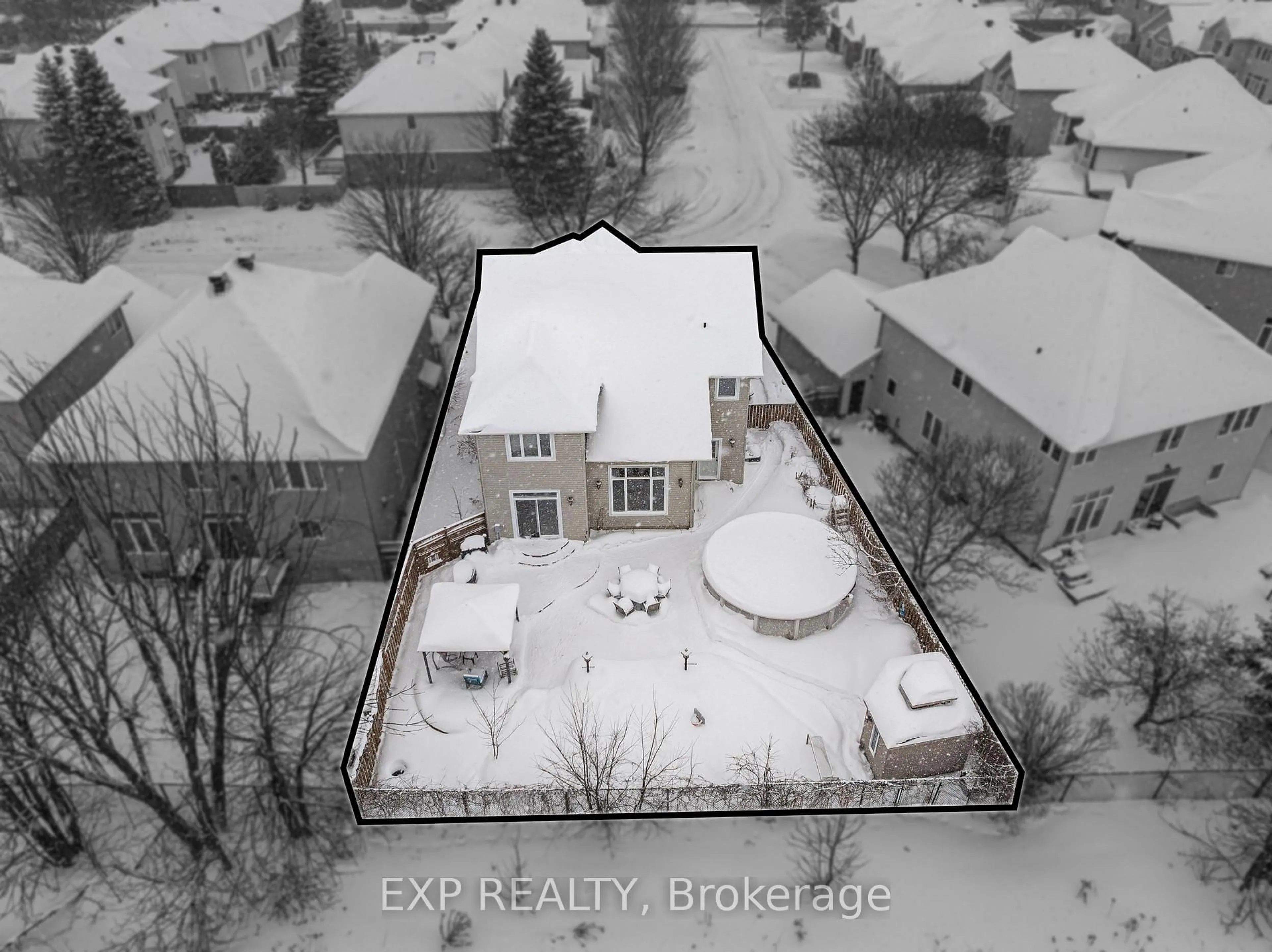 A pic from outside/outdoor area/front of a property/back of a property/a pic from drone, street for 2032 Calico Cres, Ottawa Ontario K4A 4L7