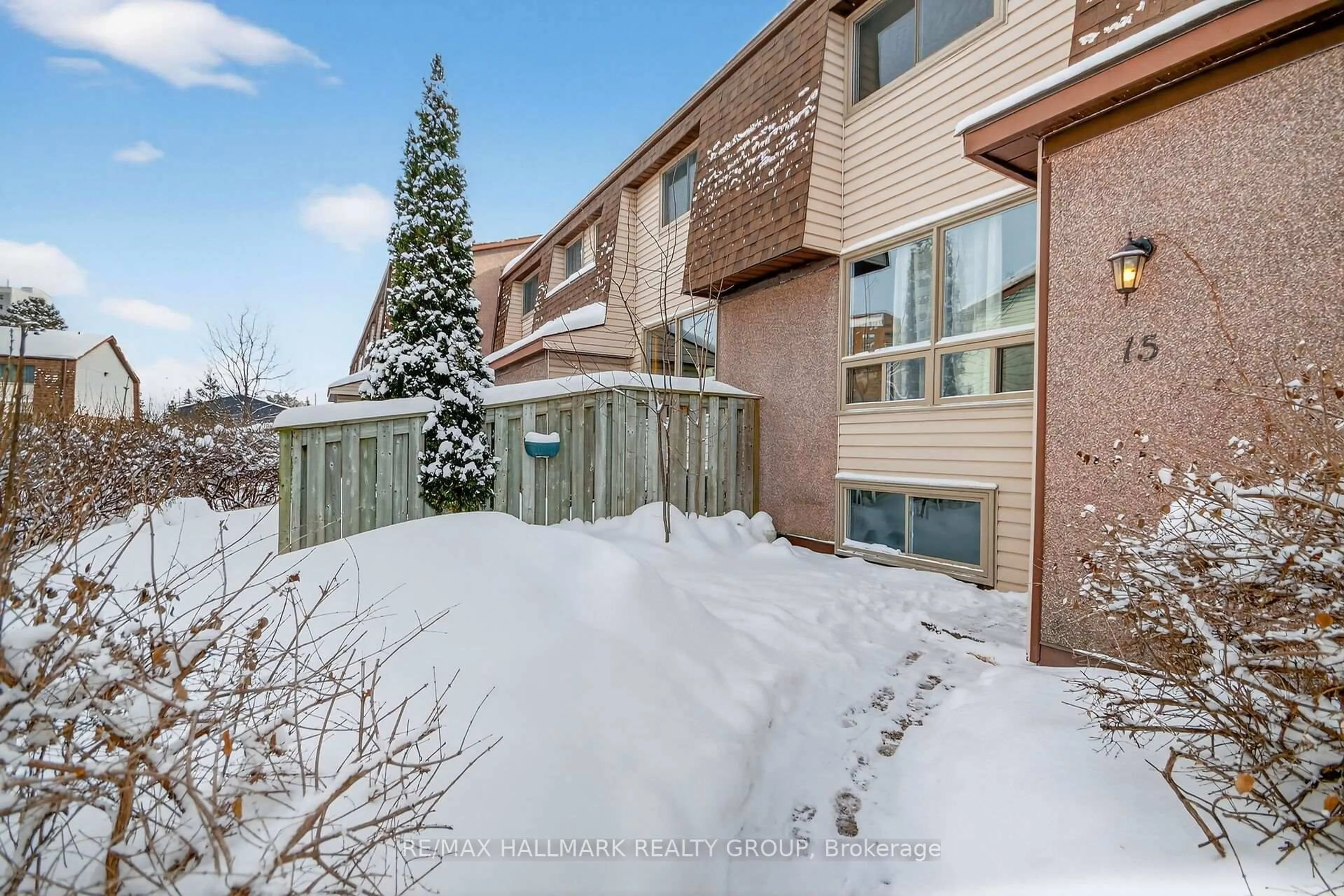 Patio, mountain view for 2640 Draper Ave #15, Ottawa Ontario K2H 8V3
