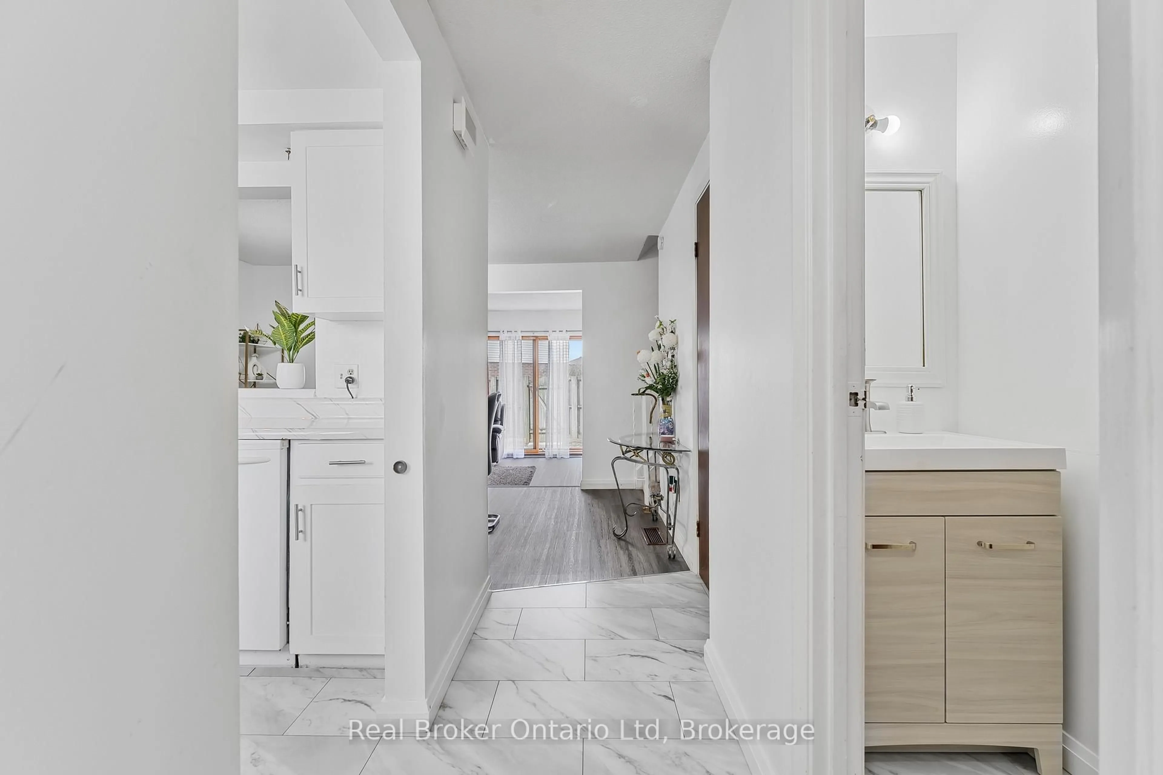 Unknown for 5982 Dunn St #8, Niagara Falls Ontario L2G 7J9