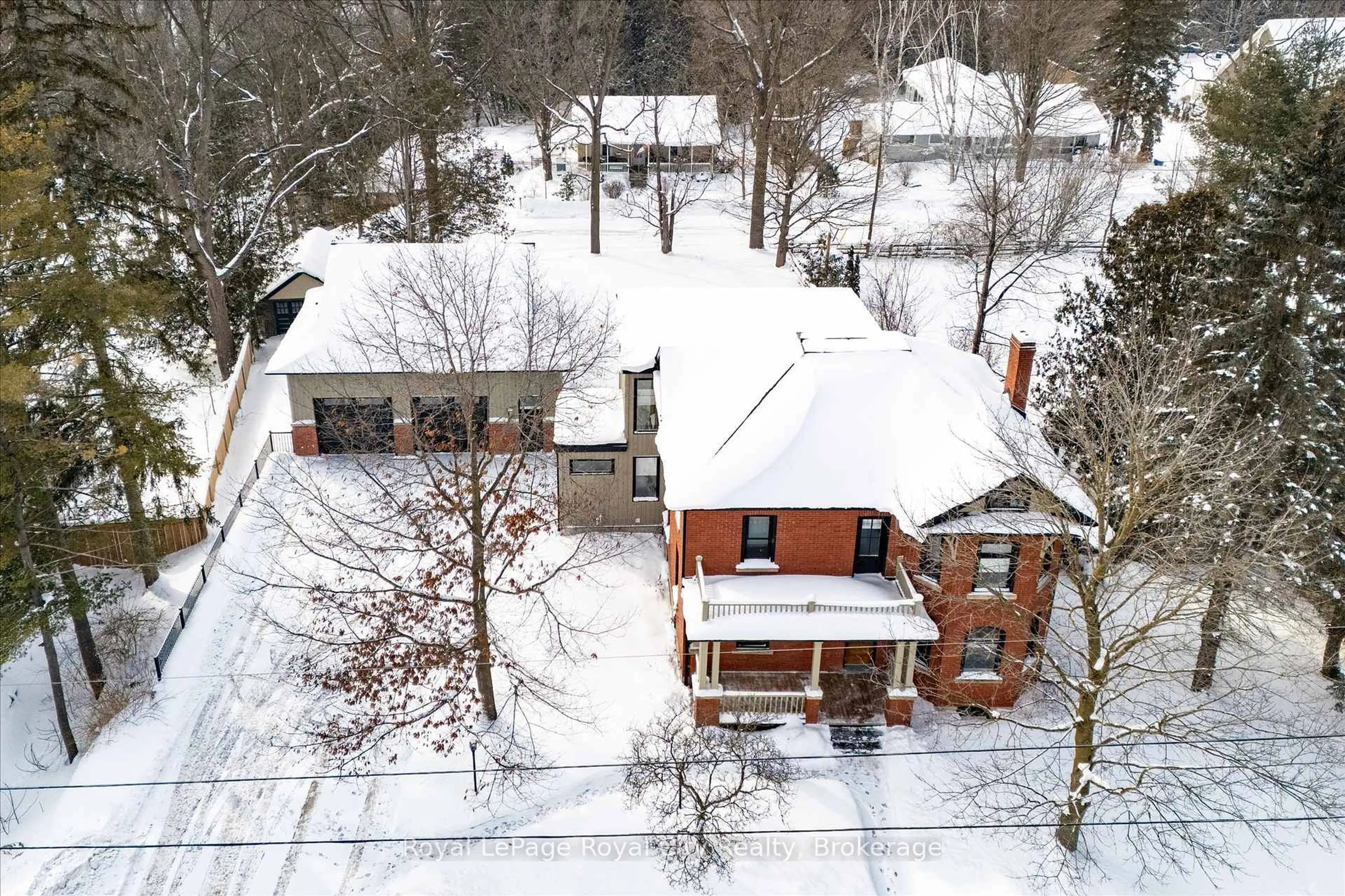 A pic from outside/outdoor area/front of a property/back of a property/a pic from drone, street for 292 Geddes St, Centre Wellington Ontario N0B 1S0