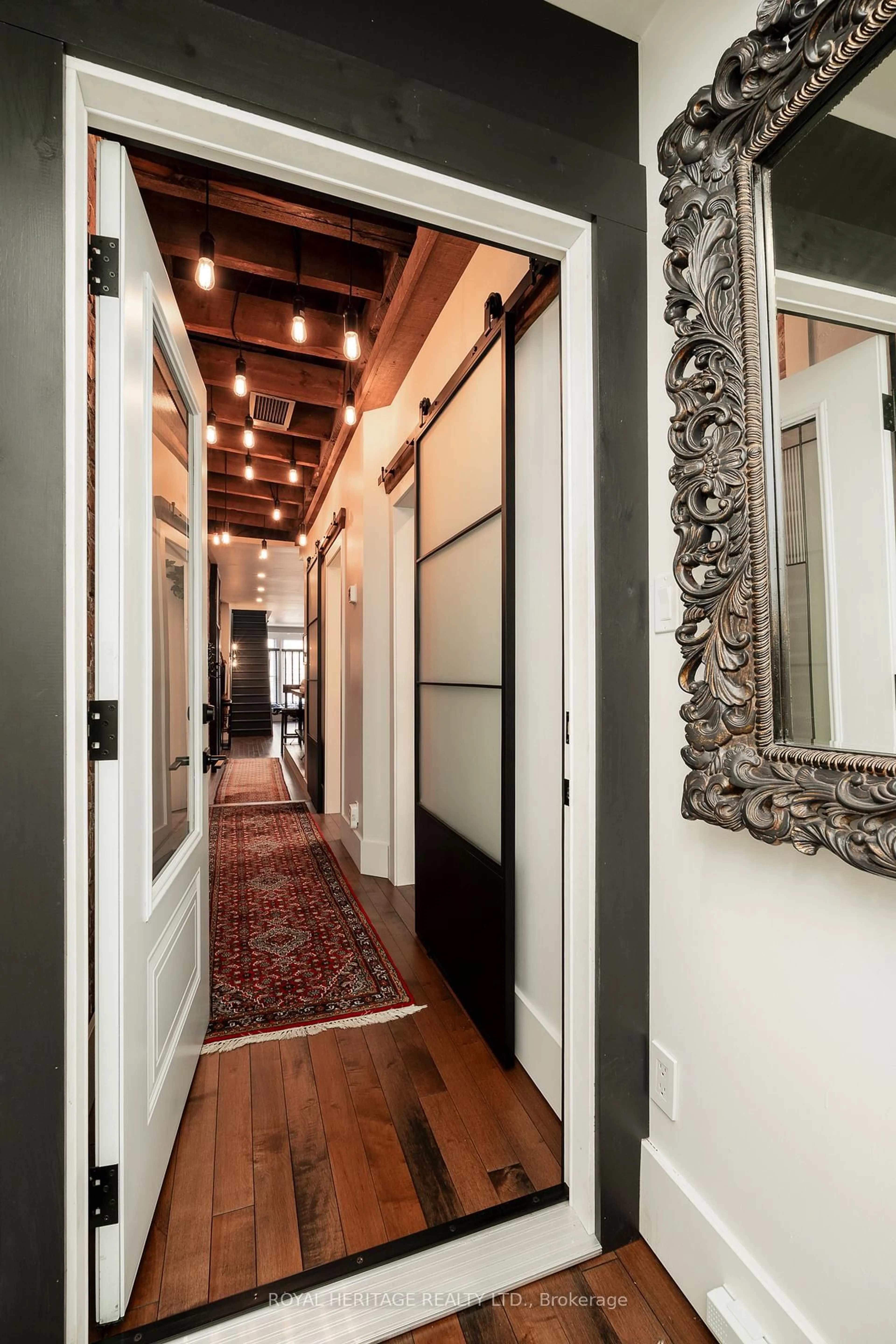 Indoor entryway for 269 Front St, Belleville Ontario K8N 2Z6