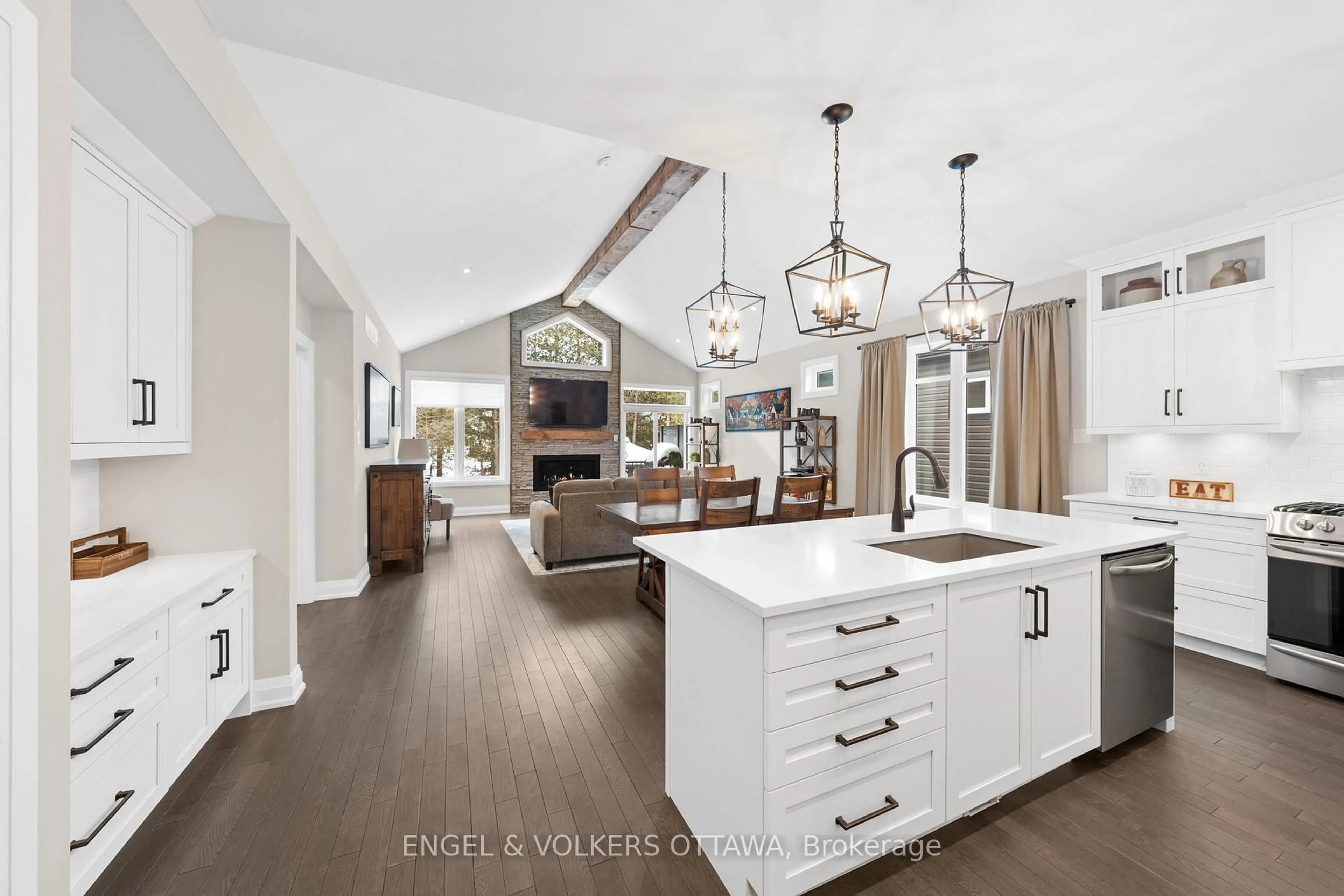 Open concept kitchen, unknown for 221 Blackhorse Dr, North Grenville Ontario K0G 1J0