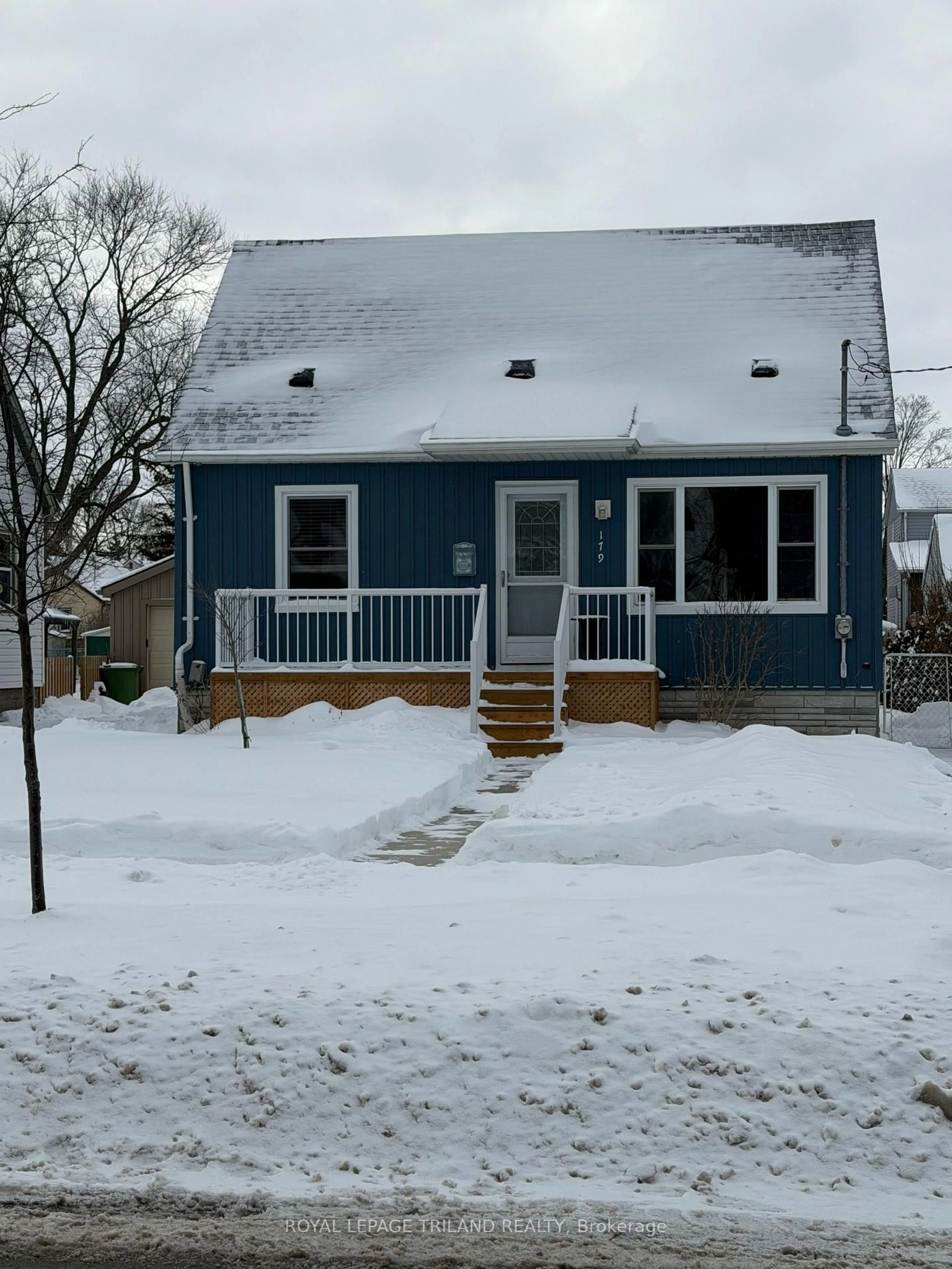 Home with vinyl exterior material, street for 179 Forest Ave, St. Thomas Ontario N5R 2K3