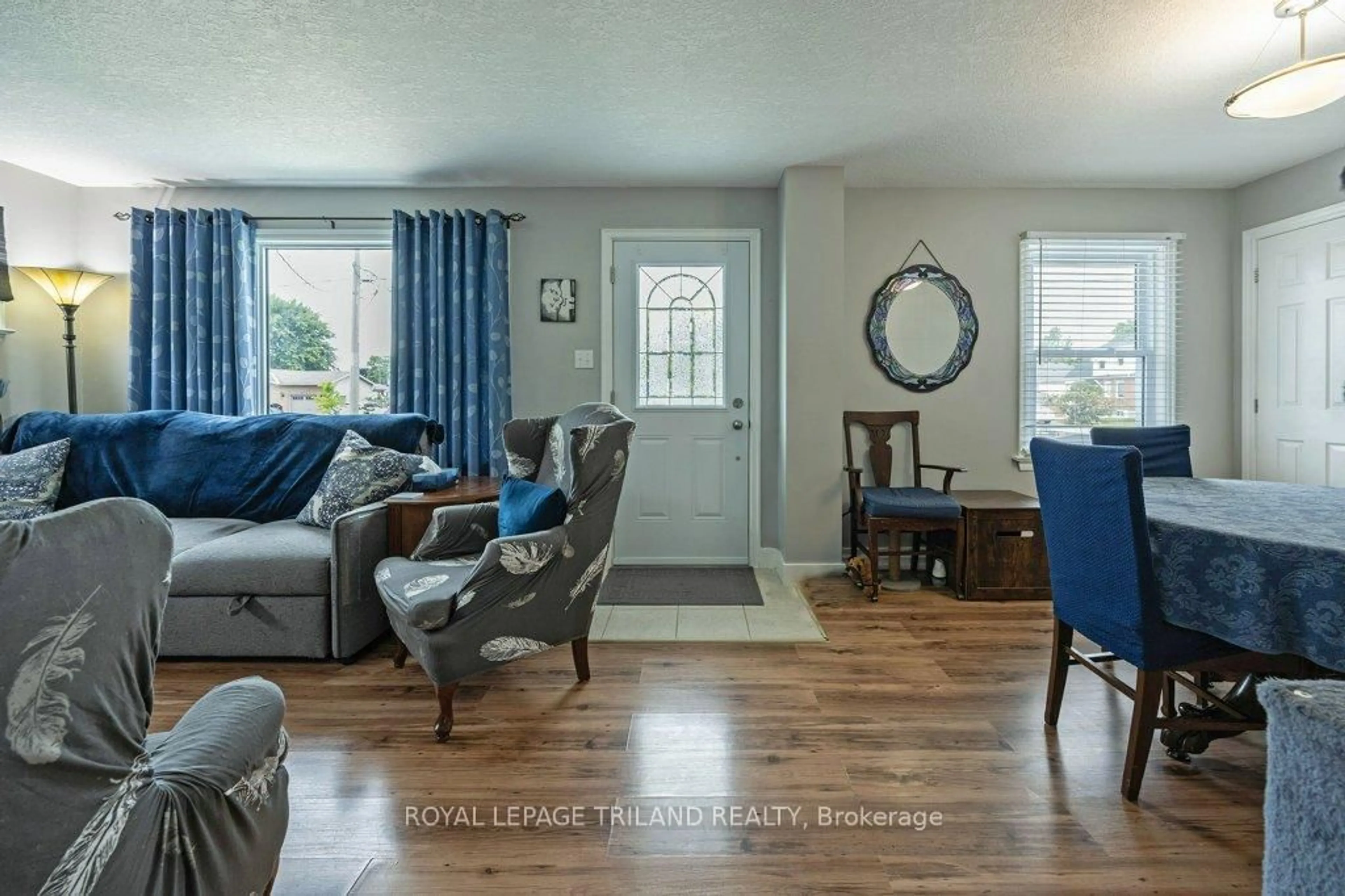 Living room with furniture, unknown for 179 Forest Ave, St. Thomas Ontario N5R 2K3