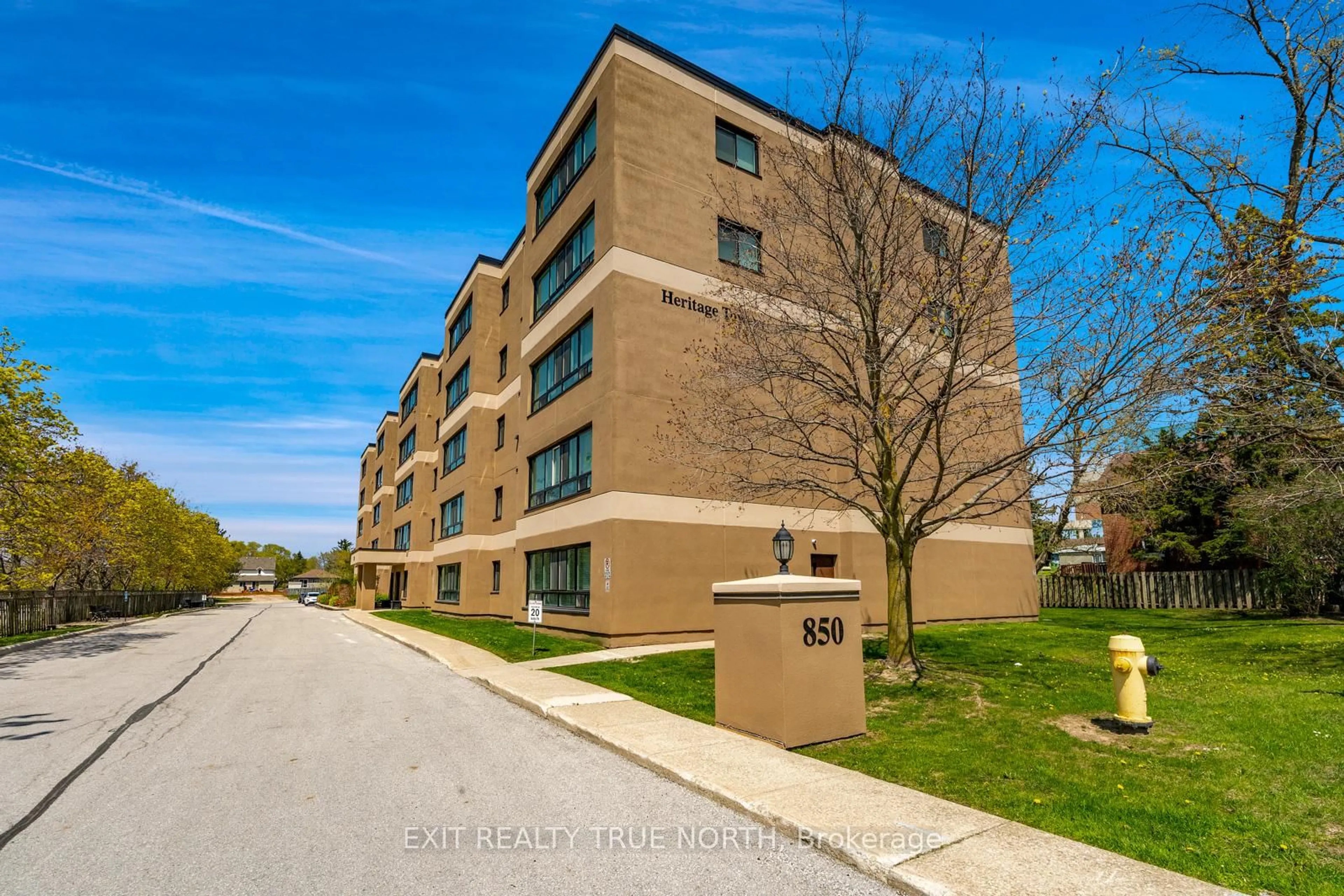 Unknown for 850 6th St #204, Owen Sound Ontario N4K 6T7