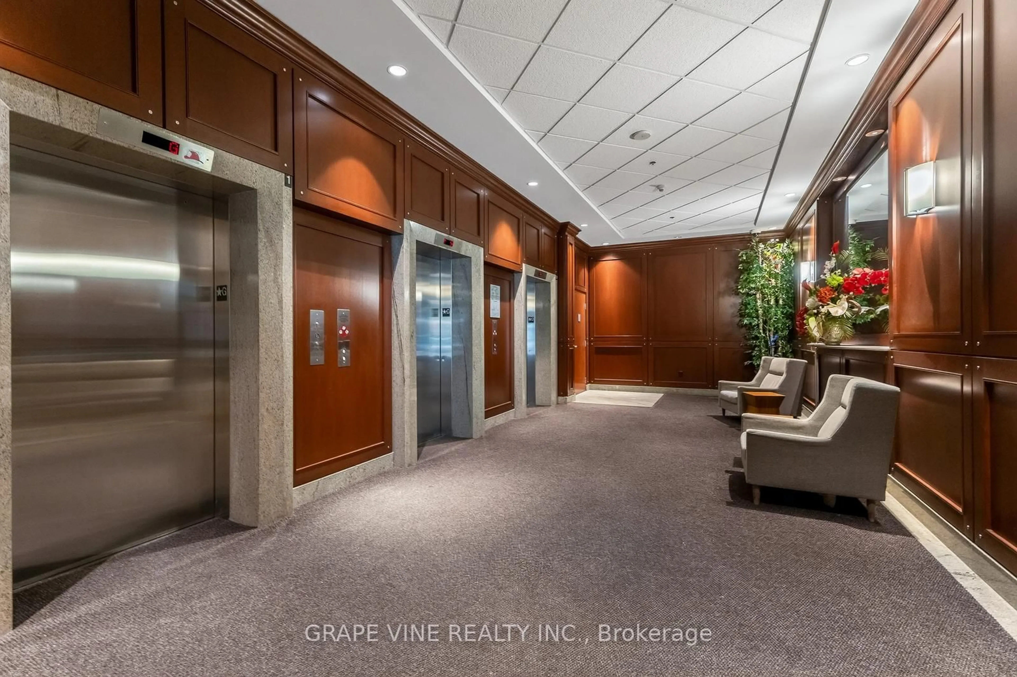 Lobby for 234 Rideau St #304, Ottawa Ontario K1N 0A9