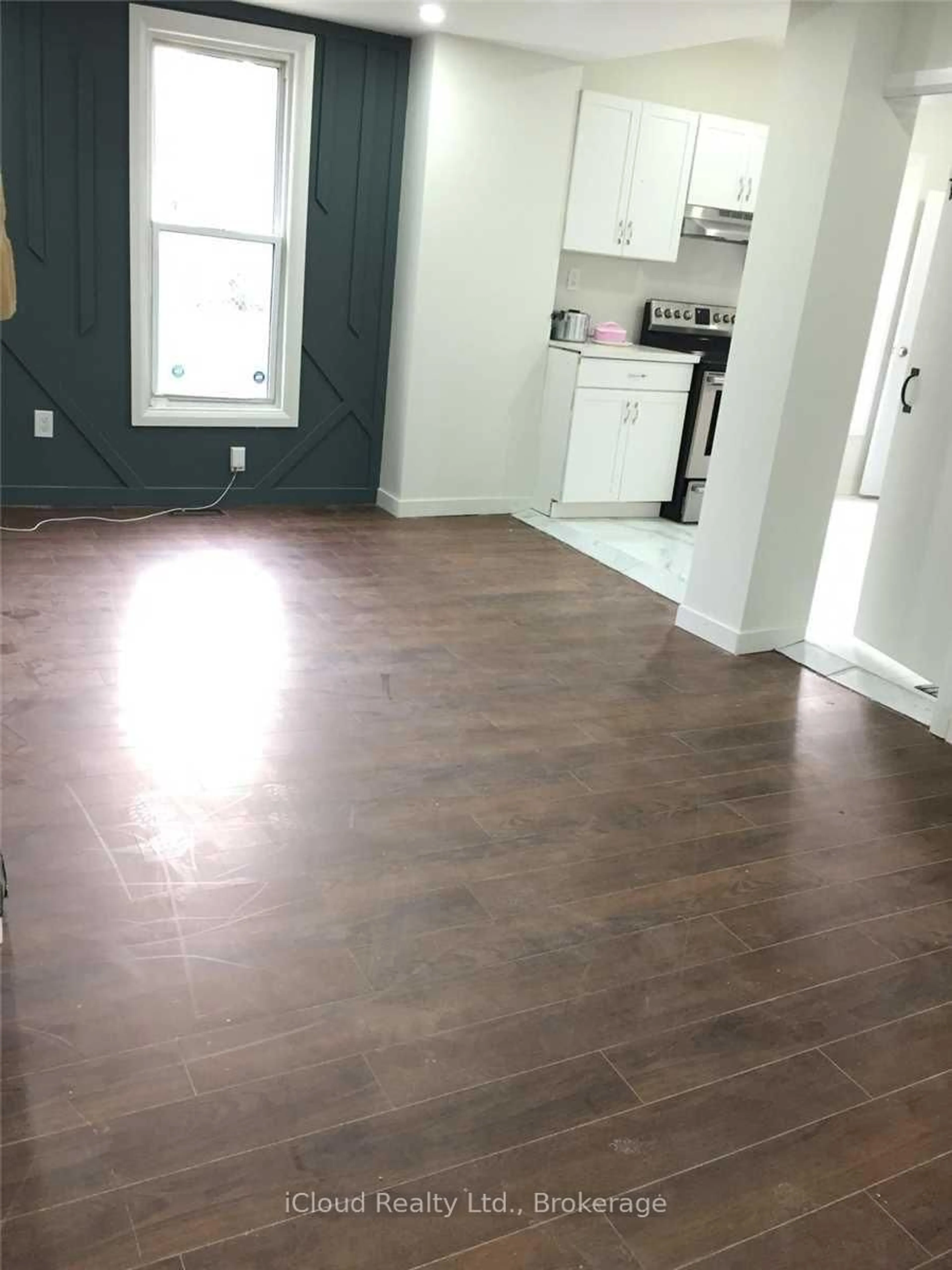 A pic of a room for 254 Tuscarora St, Windsor Ontario N9A 3L5