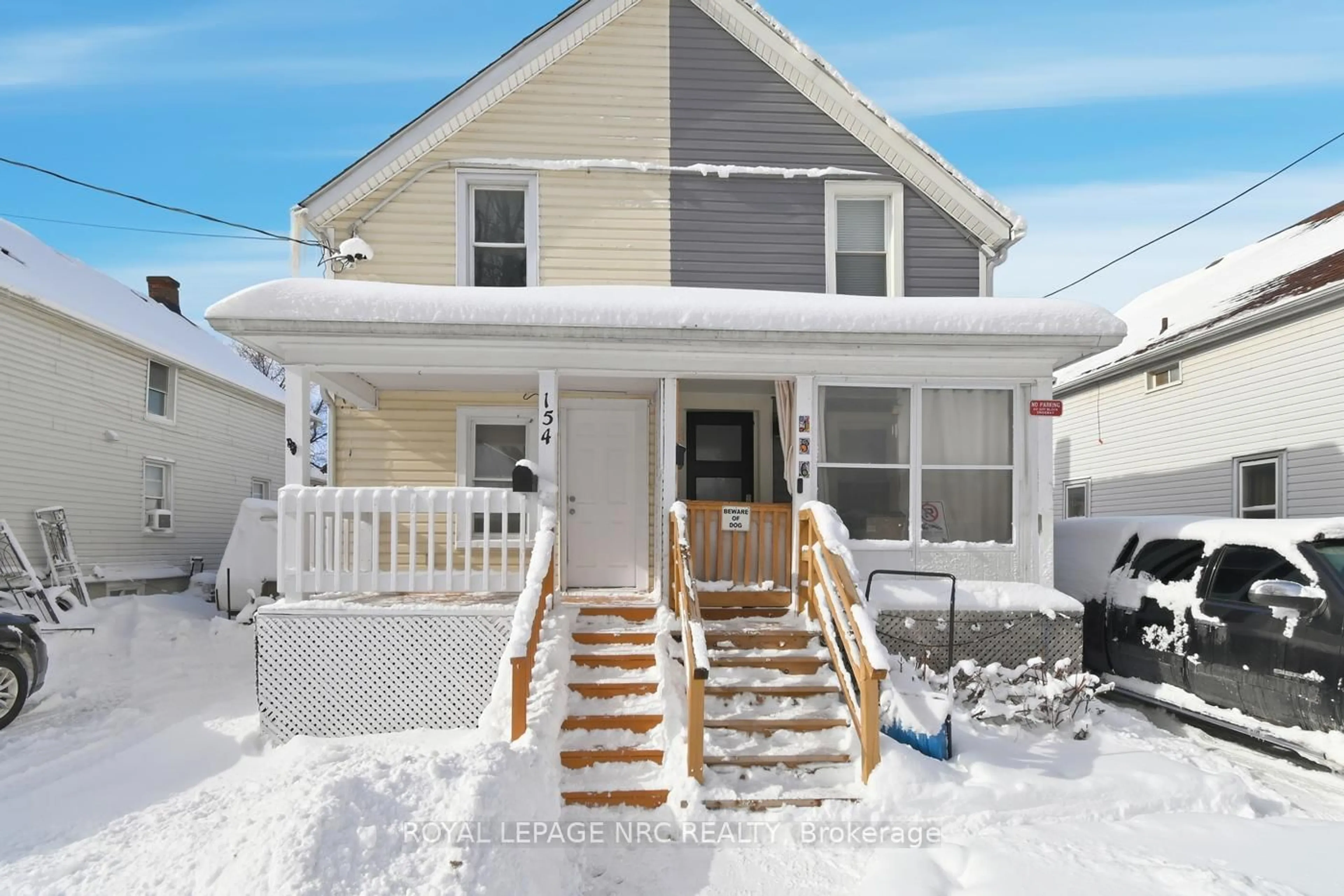 Home with vinyl exterior material, street for 154 Fares St, Port Colborne Ontario L3K 1W2