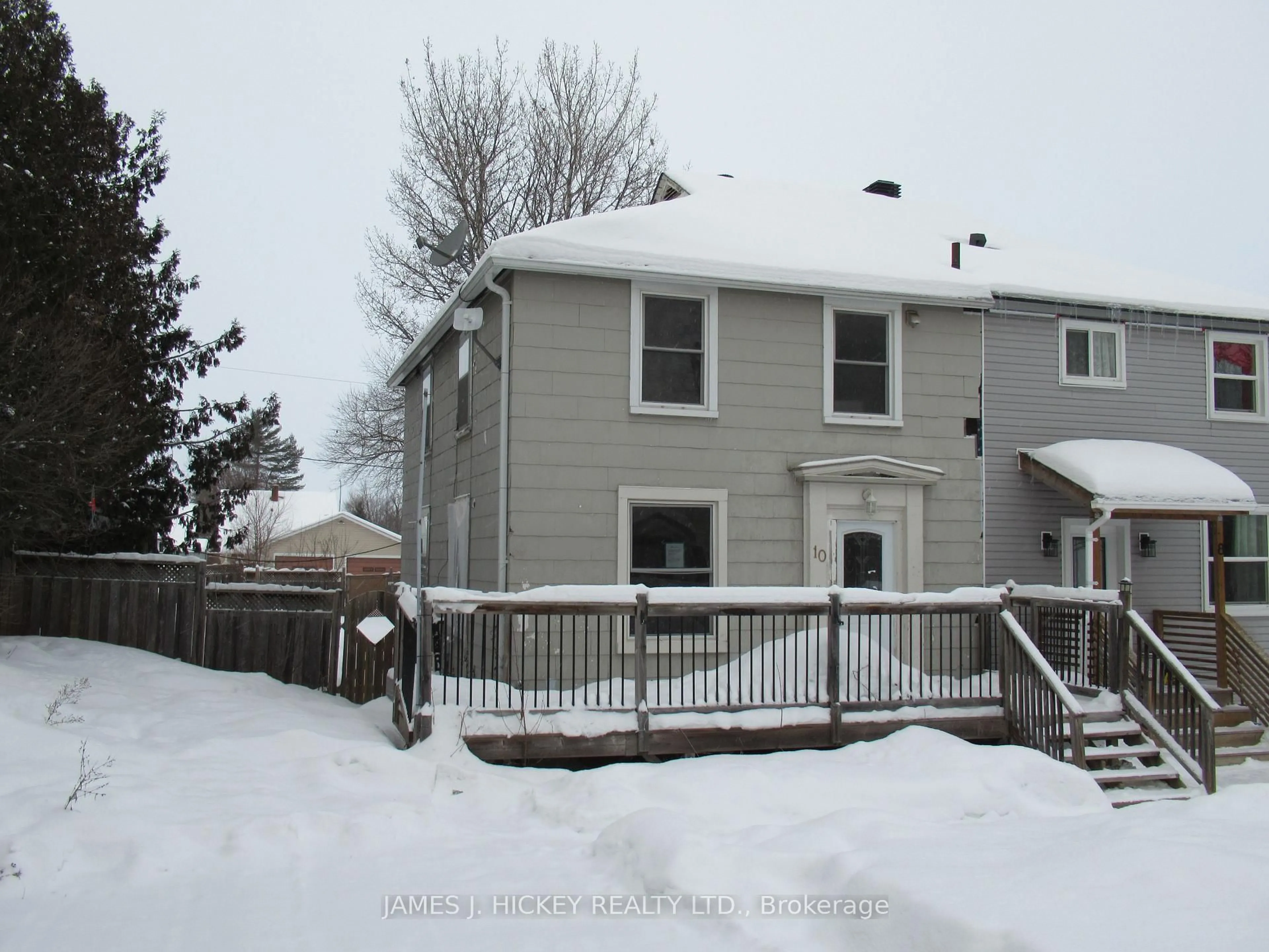 A pic from outside/outdoor area/front of a property/back of a property/a pic from drone, street for 10 Iberville St, Deep River Ontario K0J 1P0