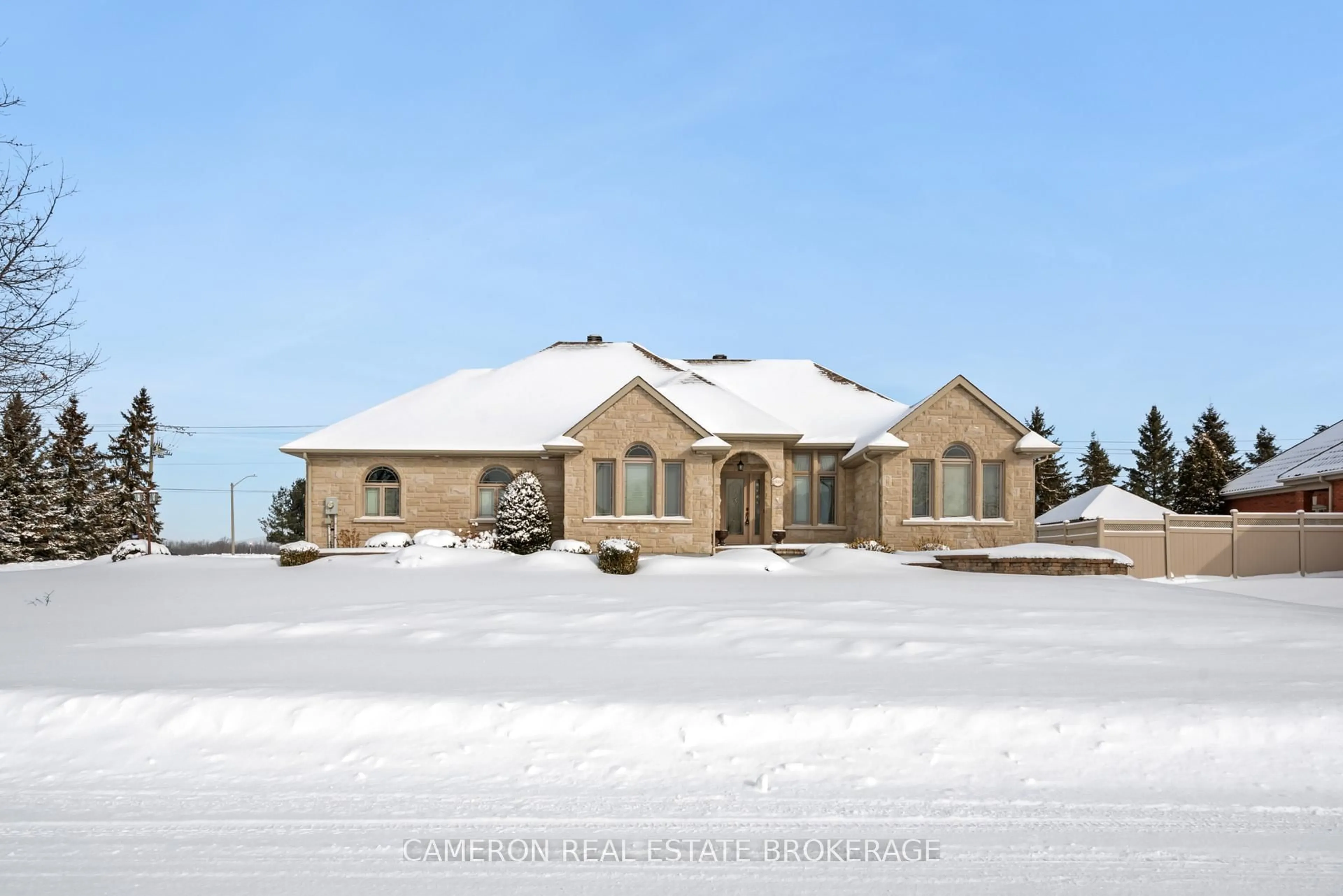 Home with vinyl exterior material, unknown for 18105 Farlinger Dr, South Glengarry Ontario K6H 5R5