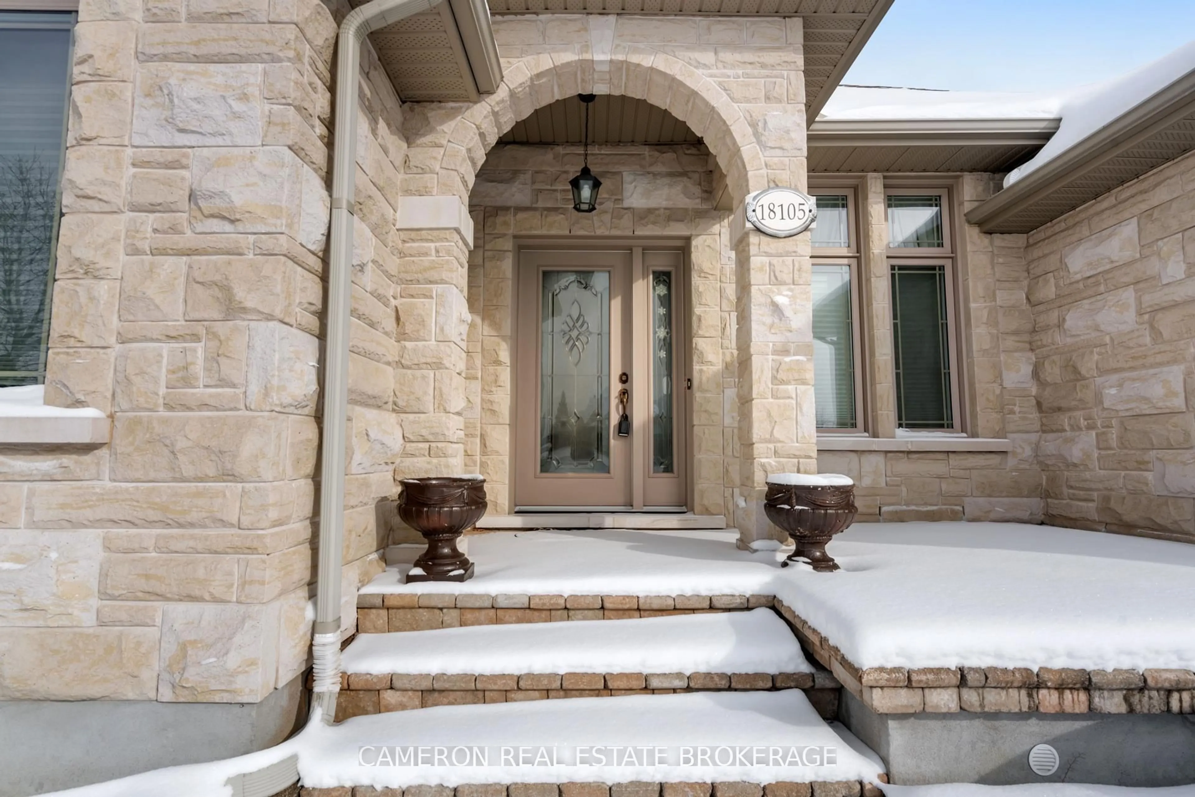 Indoor entryway for 18105 Farlinger Dr, South Glengarry Ontario K6H 5R5