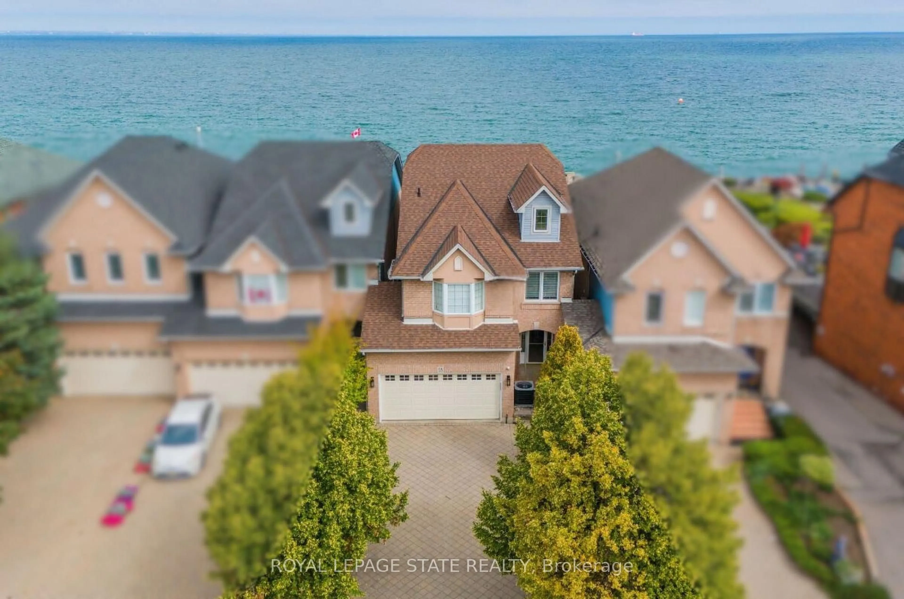 A pic from outside/outdoor area/front of a property/back of a property/a pic from drone, water/lake/river/ocean view for 55 Edgewater Dr, Hamilton Ontario L8E 4Z2