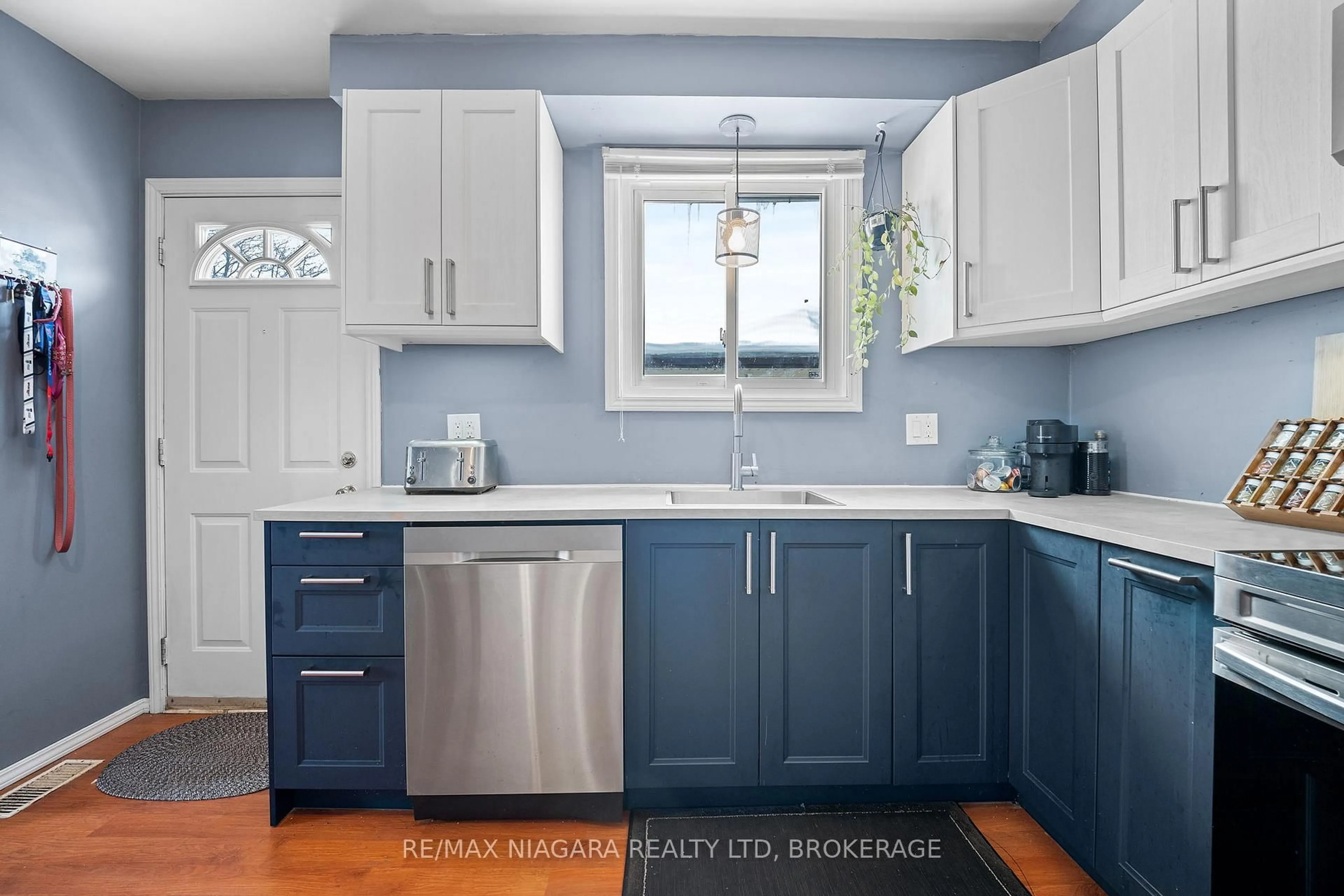 Unknown for 6885 Waters Ave, Niagara Falls Ontario L2G 5X4