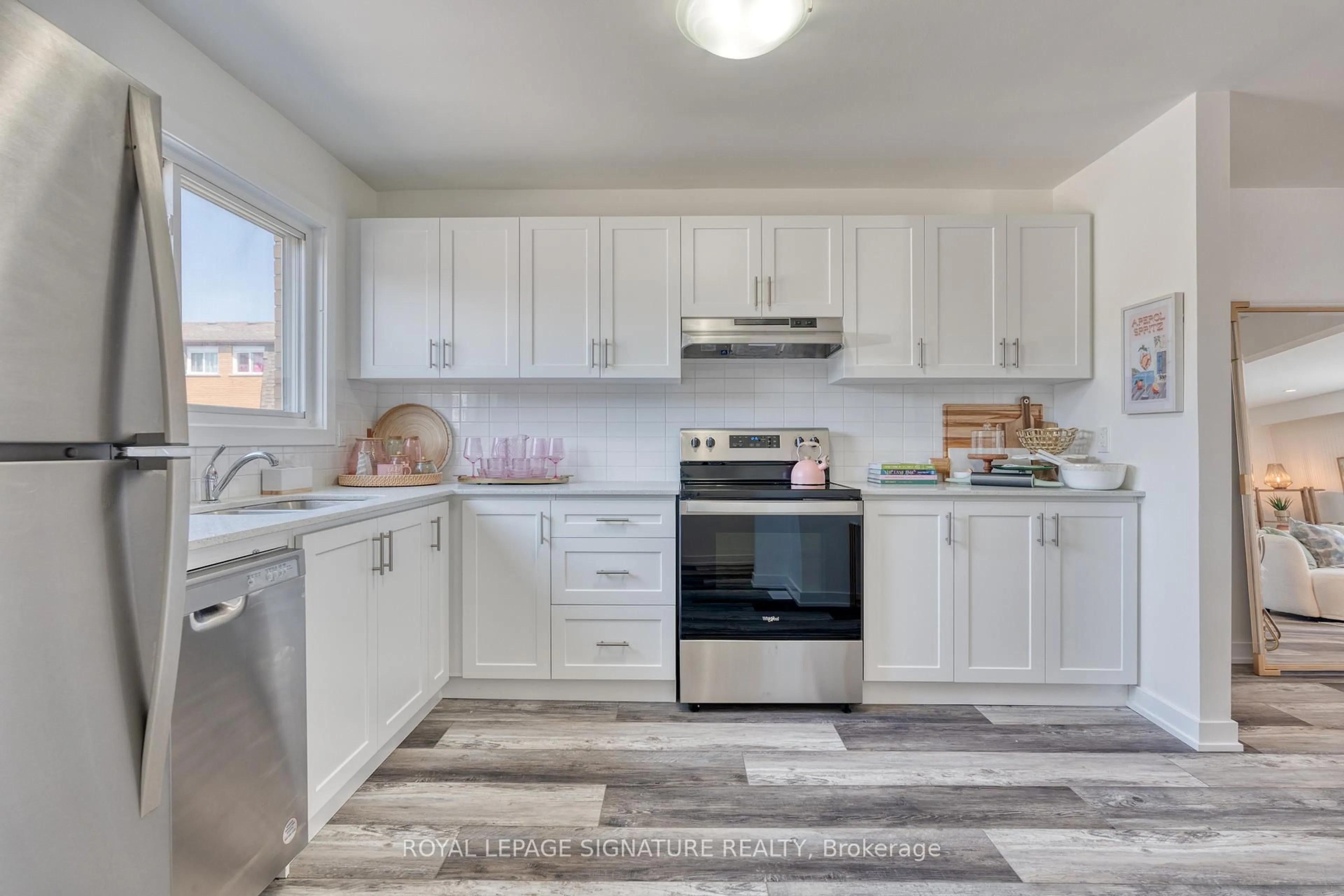 Open concept kitchen, ceramic/tile floor for 20 Anna Capri Dr #27, Hamilton Ontario L8W 1M6