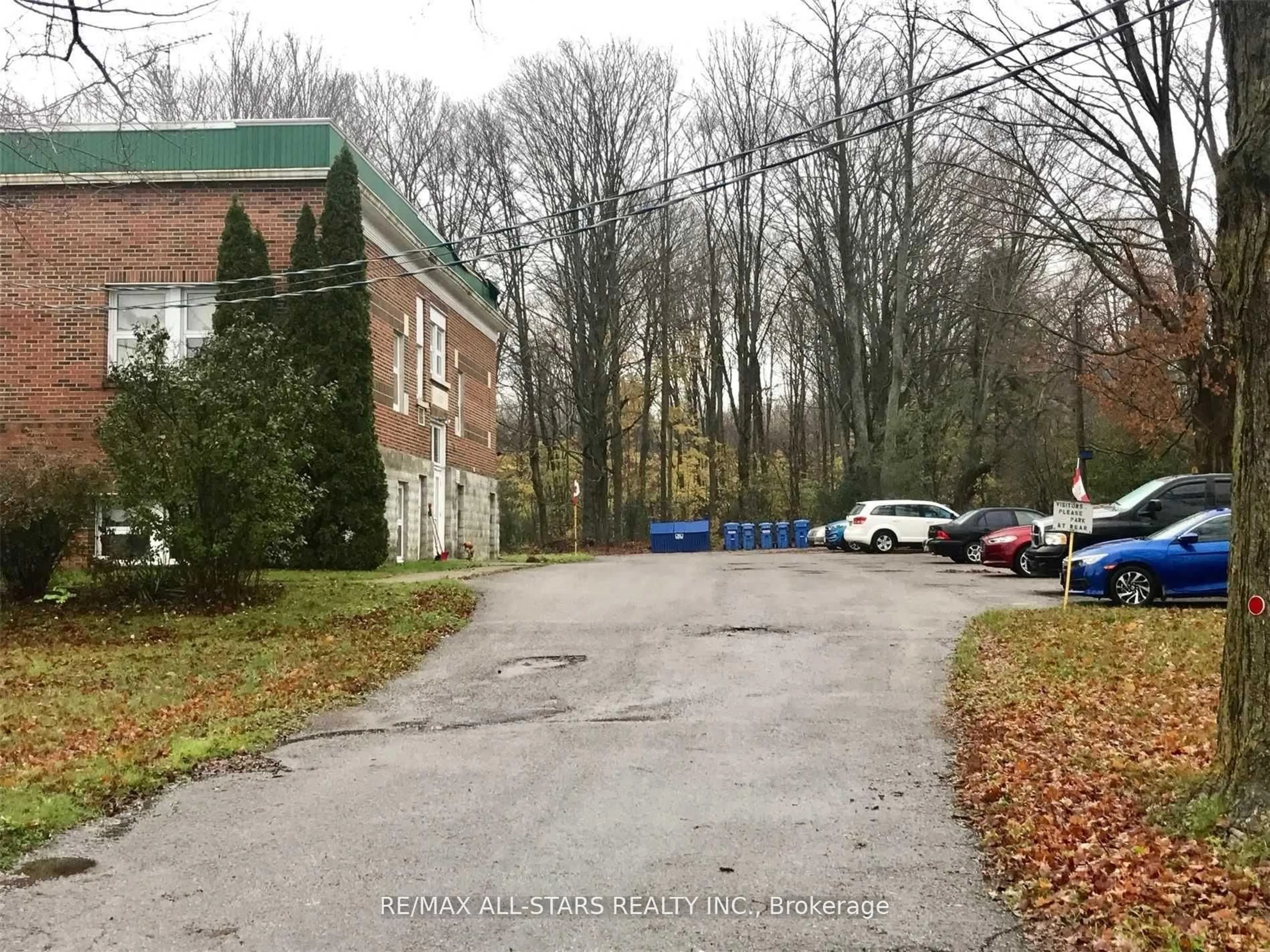 Parking for 479 Eldon Rd, Kawartha Lakes Ontario K0M 2M0