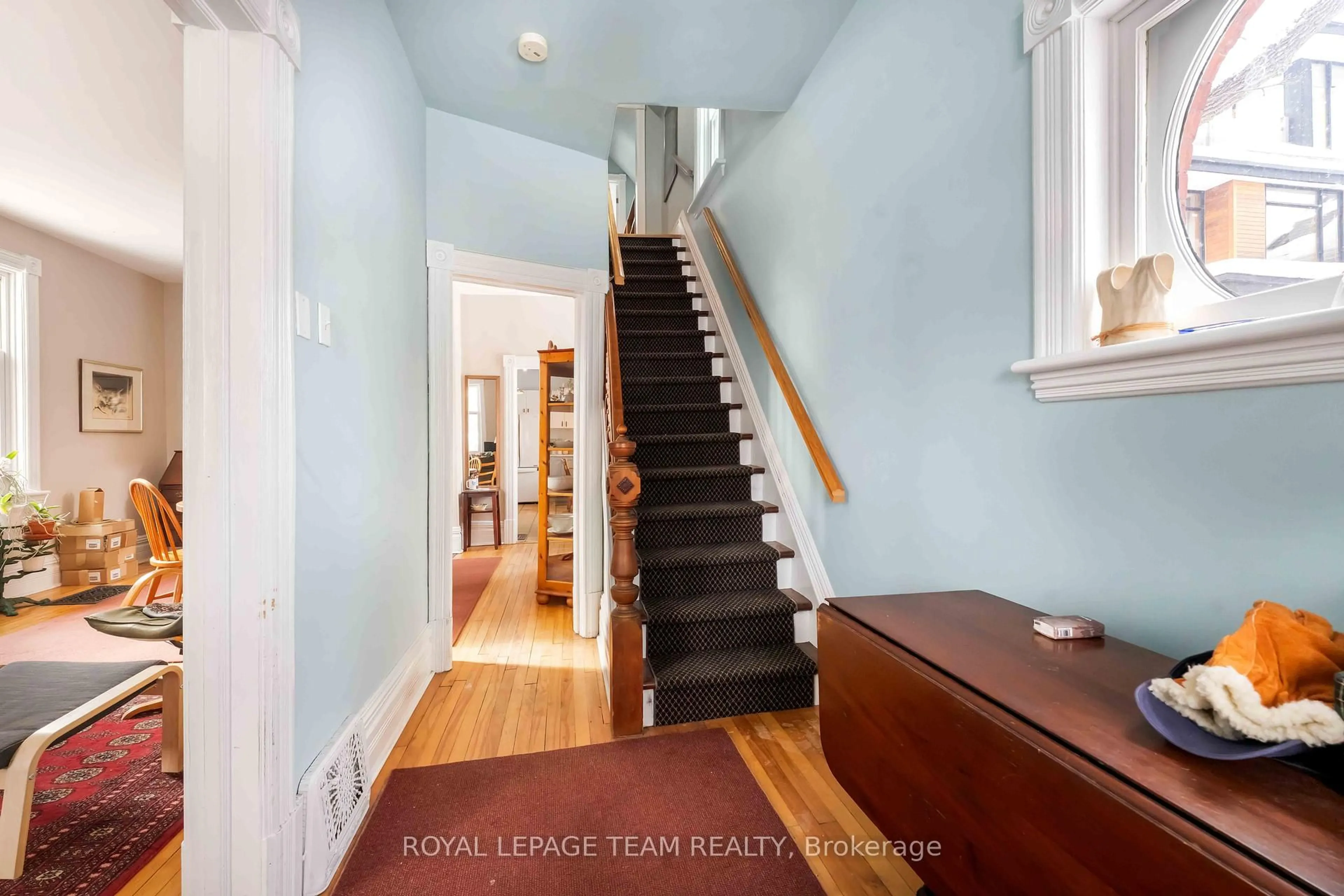 Stairs for 56 Grosvenor Ave, Ottawa Ontario K1S 4S2