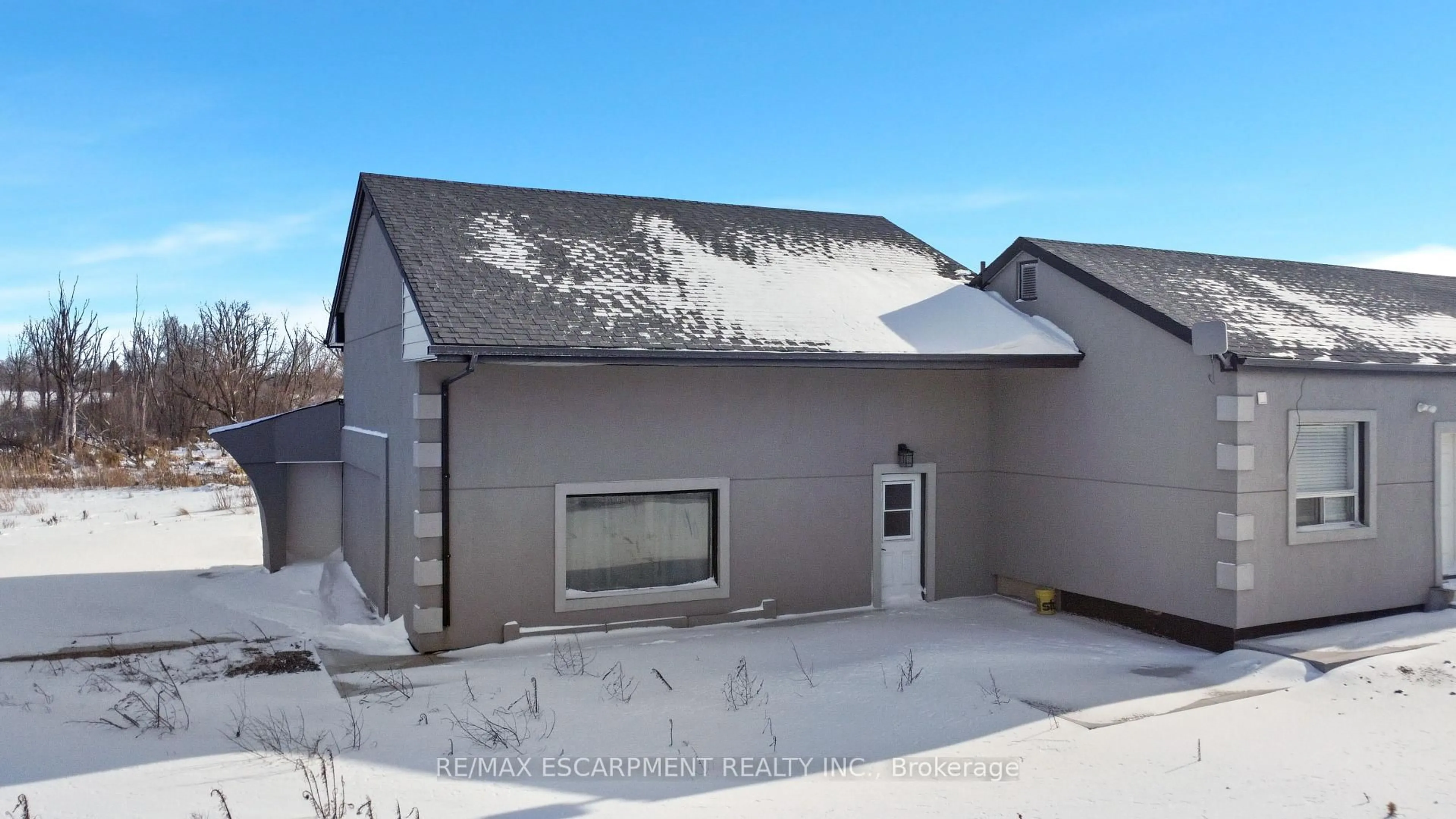 A pic from outside/outdoor area/front of a property/back of a property/a pic from drone, building for 4049 6 Highway, Hamilton Ontario L0R 1W0