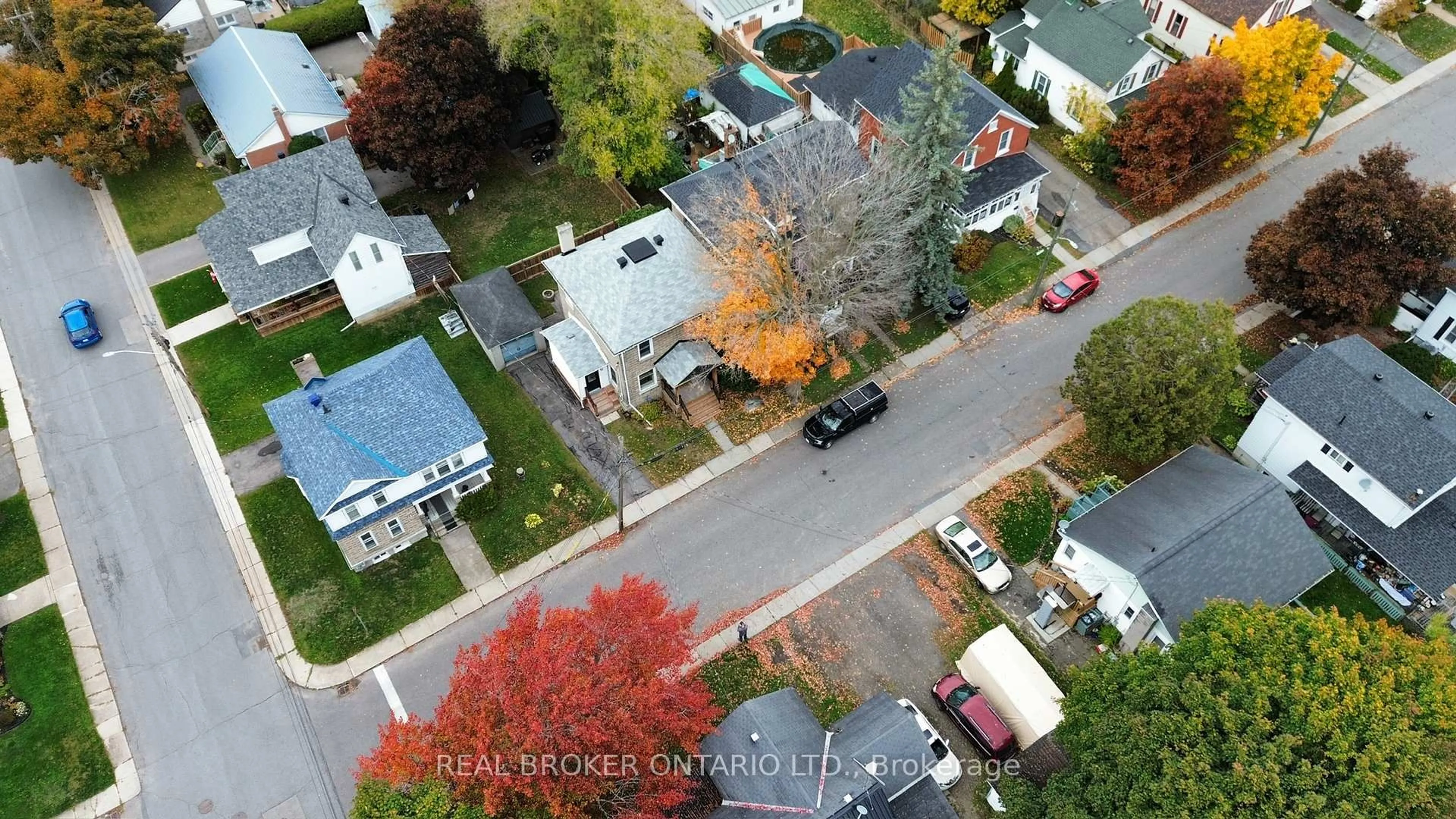 A pic from outside/outdoor area/front of a property/back of a property/a pic from drone, street for 584 Jessup St, Prescott Ontario K0E 1T0
