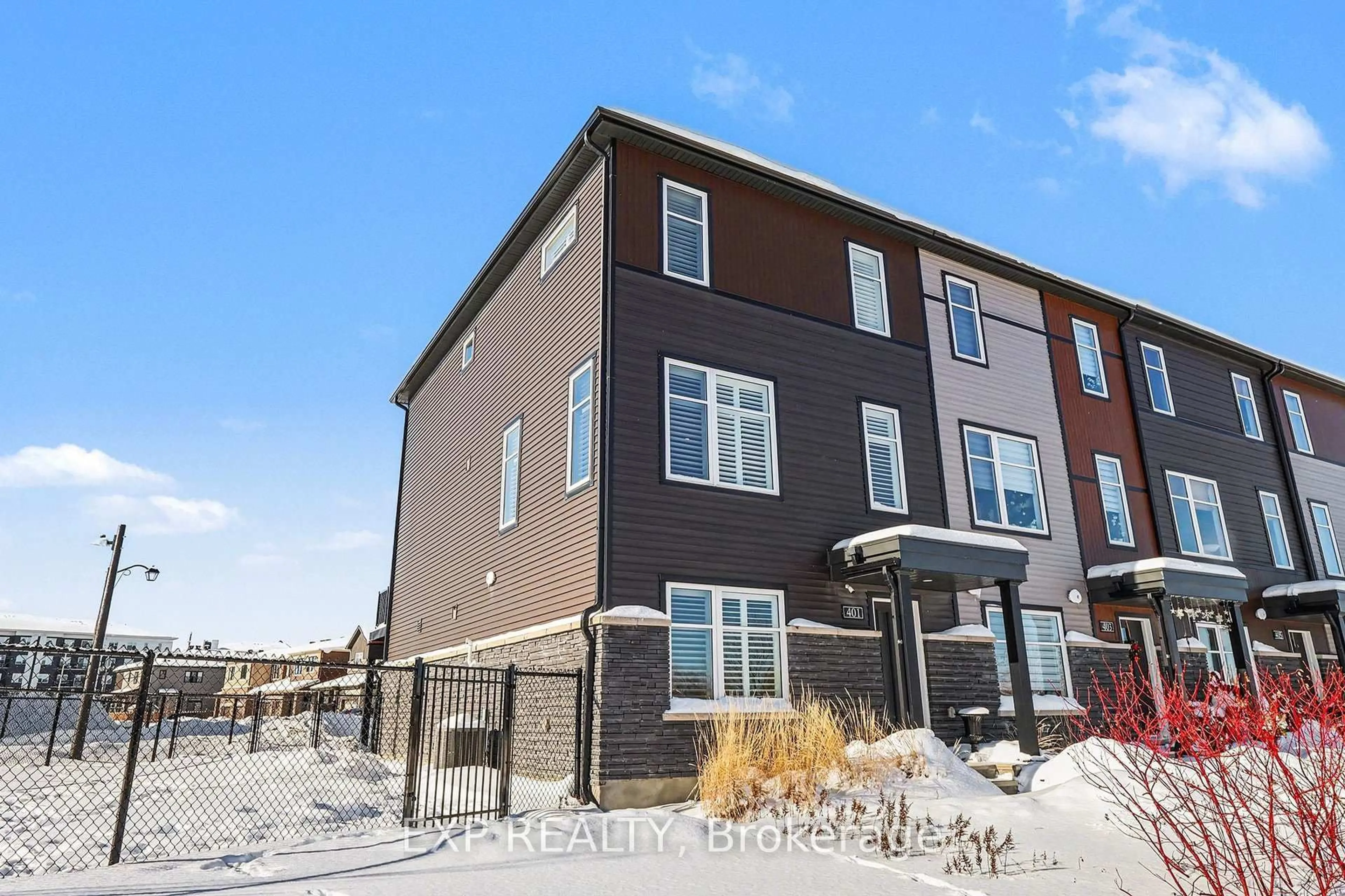 Home with brick exterior material, unknown for 401 Aquaview Dr, Orleans Ontario K4A 5K6