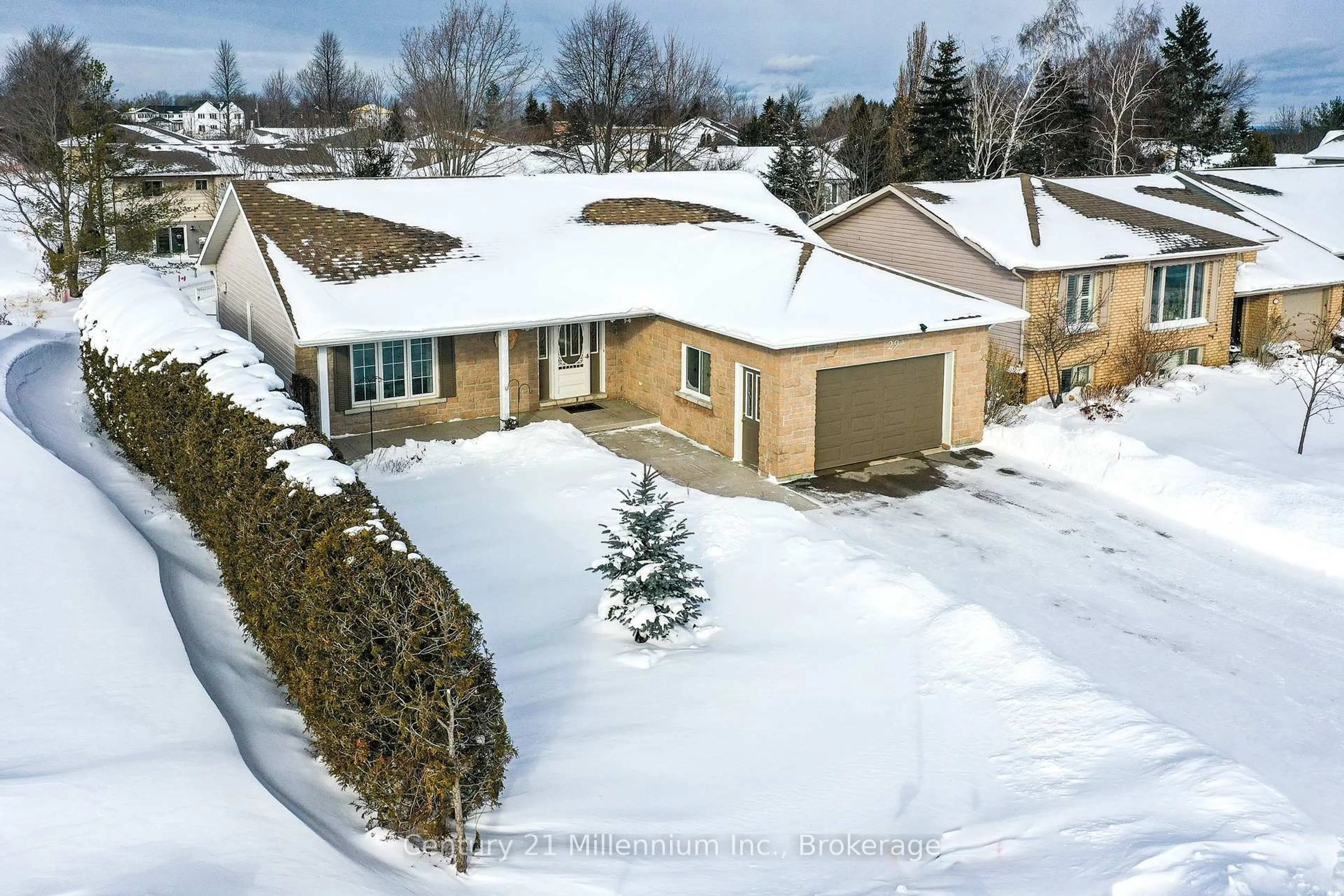 A pic from outside/outdoor area/front of a property/back of a property/a pic from drone, street for 29 Ridge Creek Dr, Meaford Ontario N4L 1L7