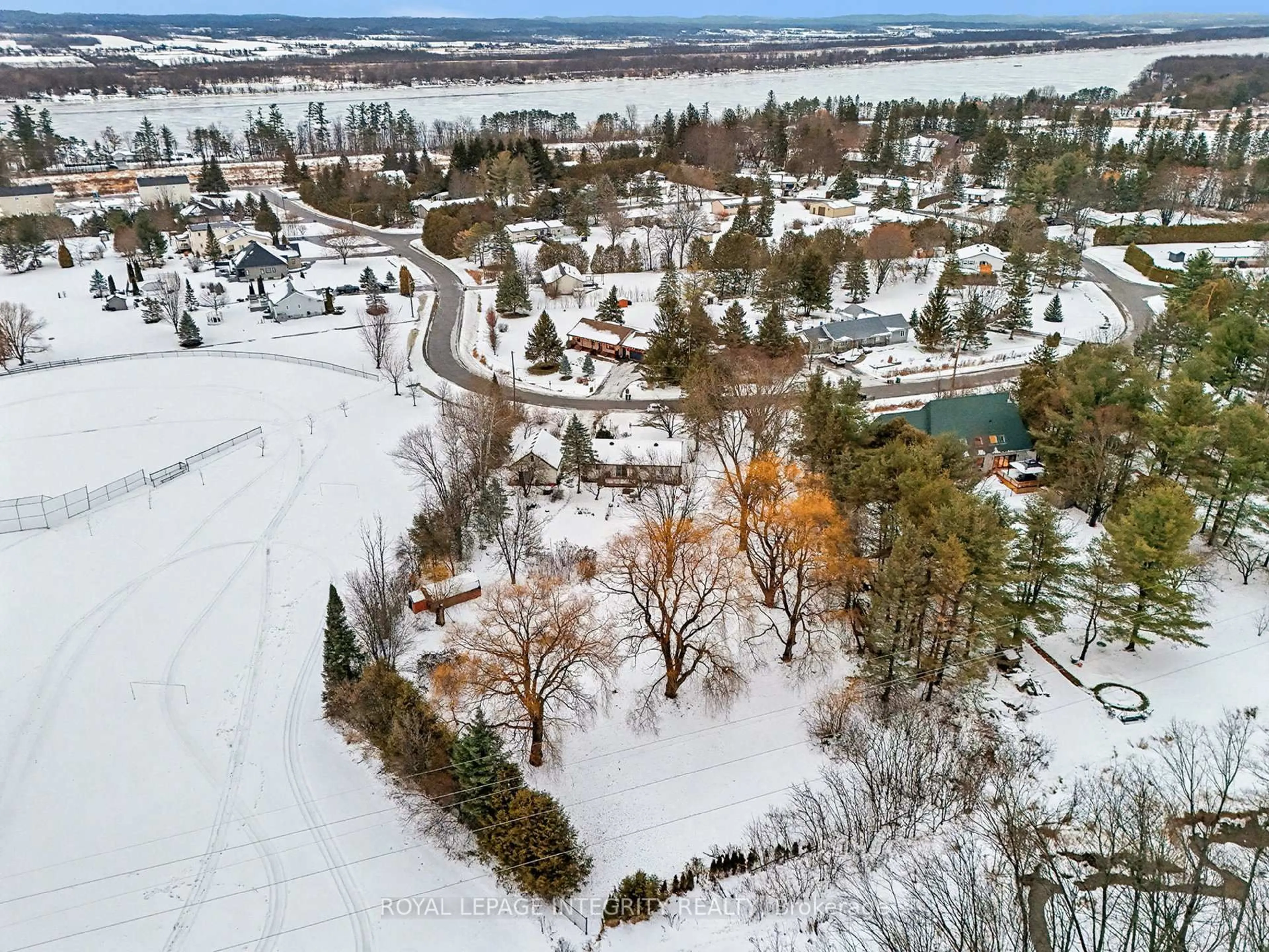 A pic from outside/outdoor area/front of a property/back of a property/a pic from drone, unknown for 1160 Barnett Dr, Ottawa Ontario K4C 1C7