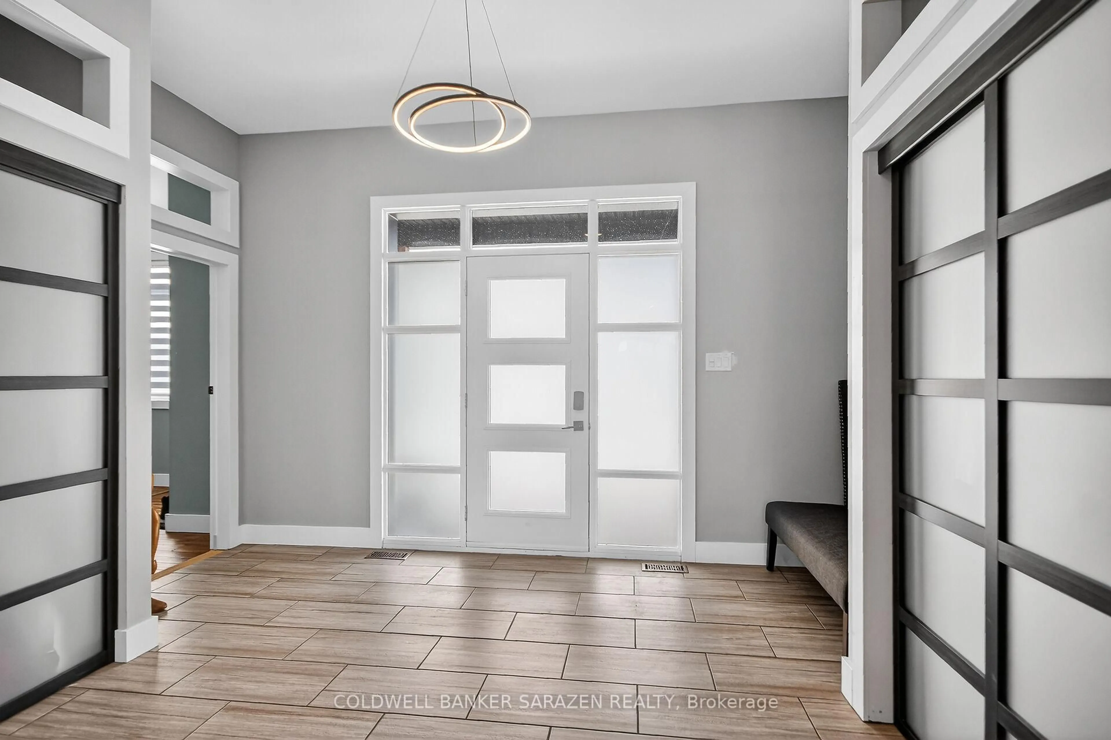 Indoor entryway for 1617 Magic Morning Way, Greely Ontario K4P 0C7