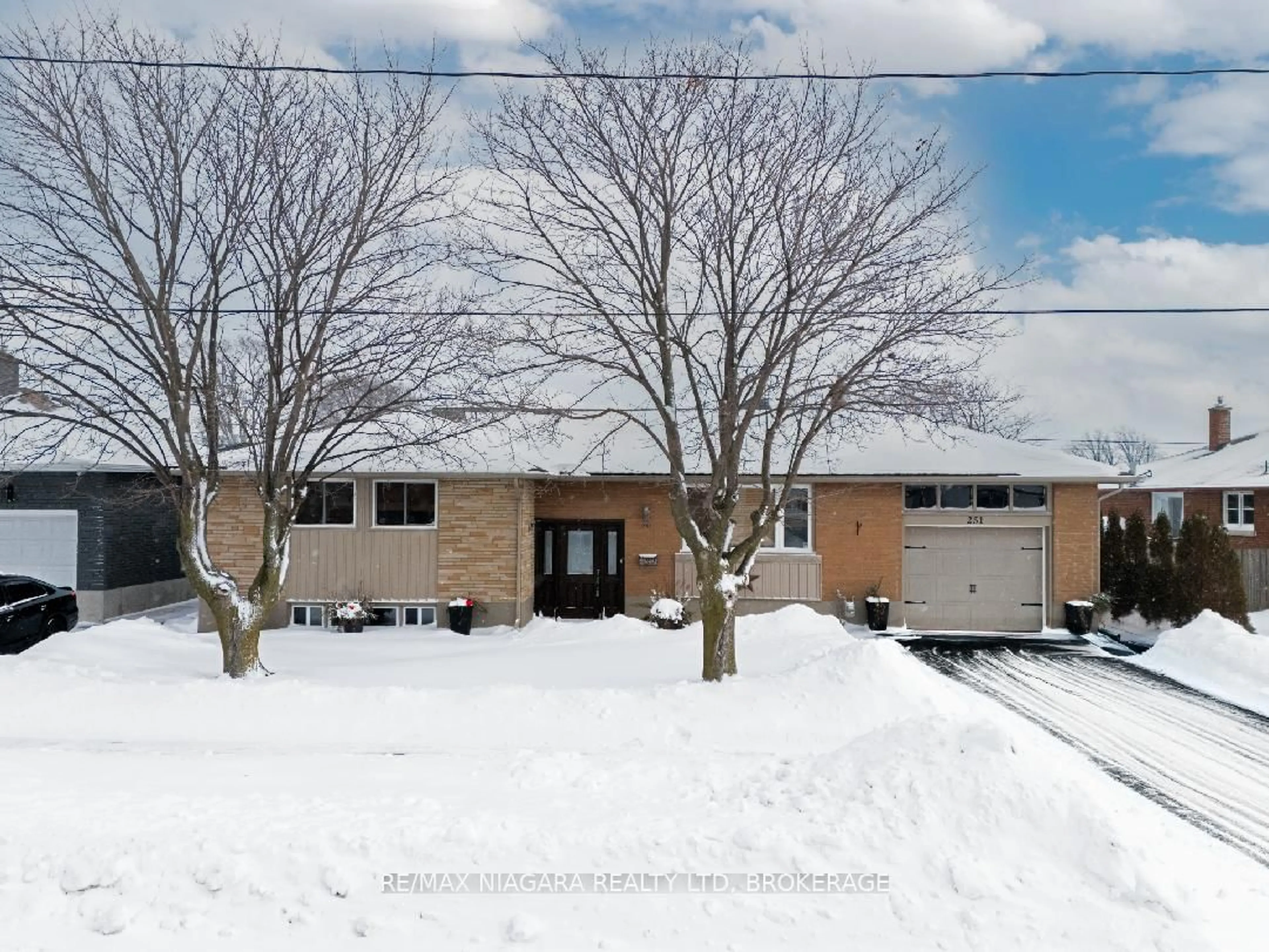 Unknown for 251 Clarke St, Port Colborne Ontario L3K 2G7