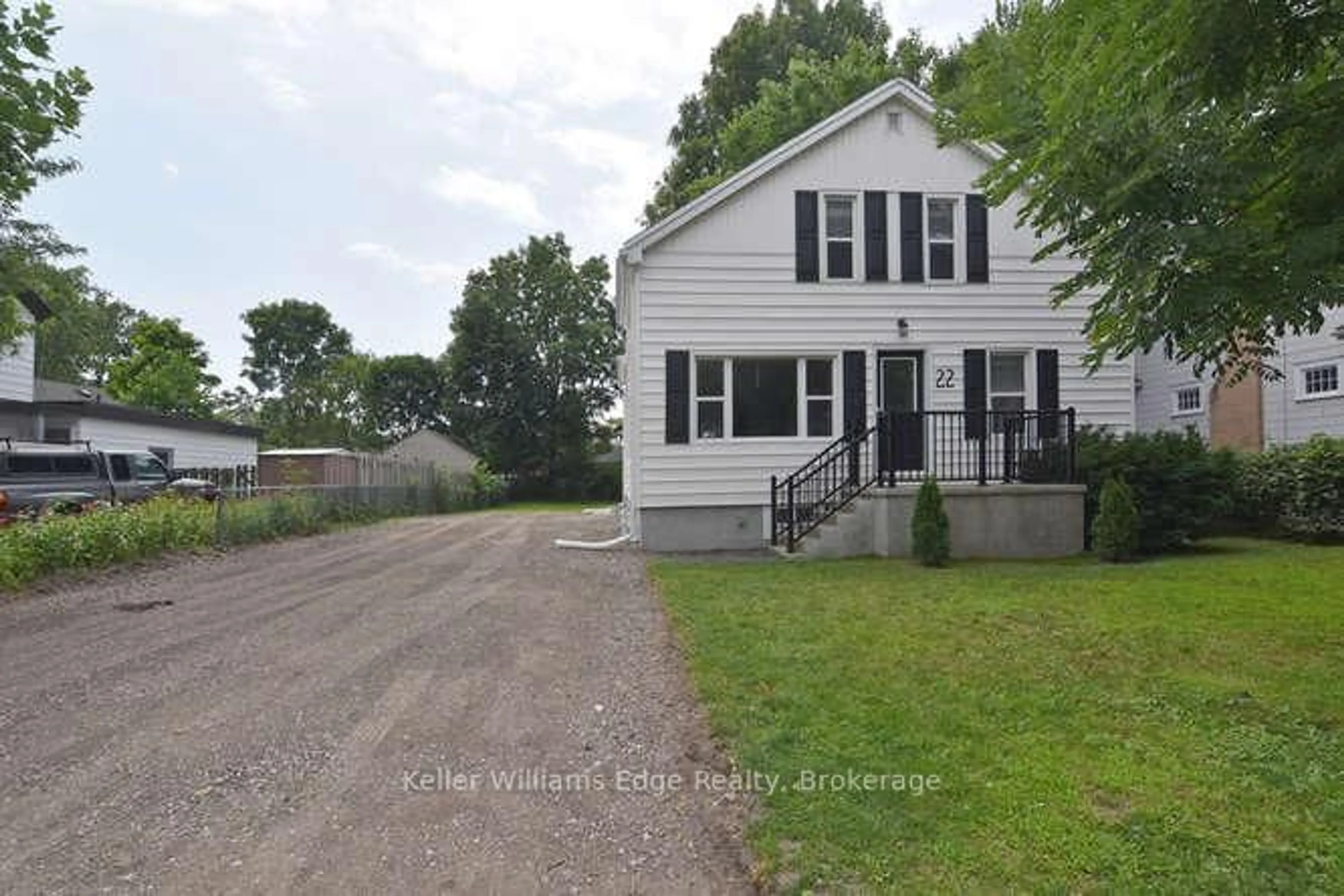 A pic from outside/outdoor area/front of a property/back of a property/a pic from drone, street for 22 Kensington Ave, London North Ontario N6H 1C2