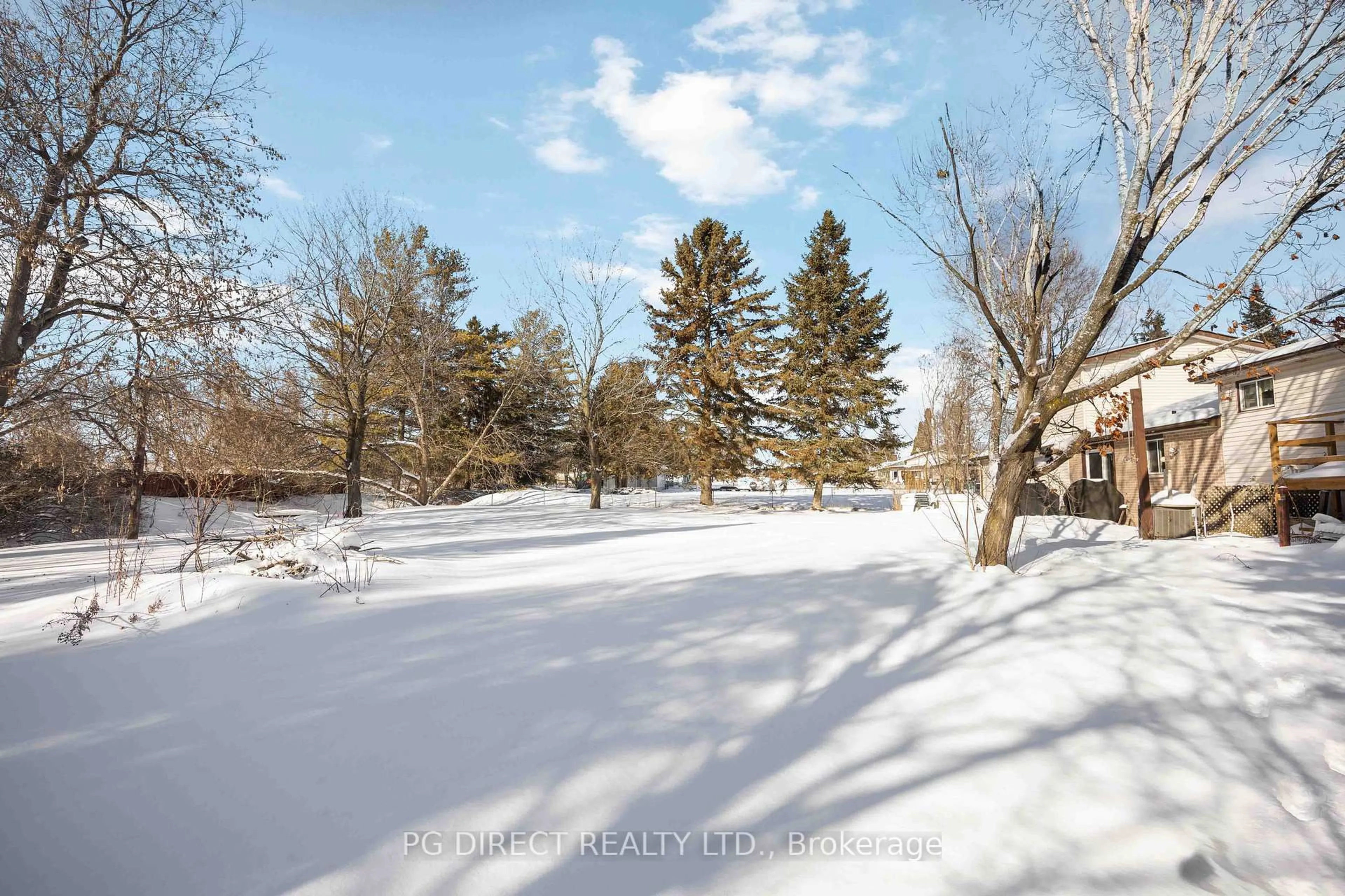 A pic from outside/outdoor area/front of a property/back of a property/a pic from drone, unknown for 18 Bluebird Crt, Kawartha Lakes Ontario K0M 2C0
