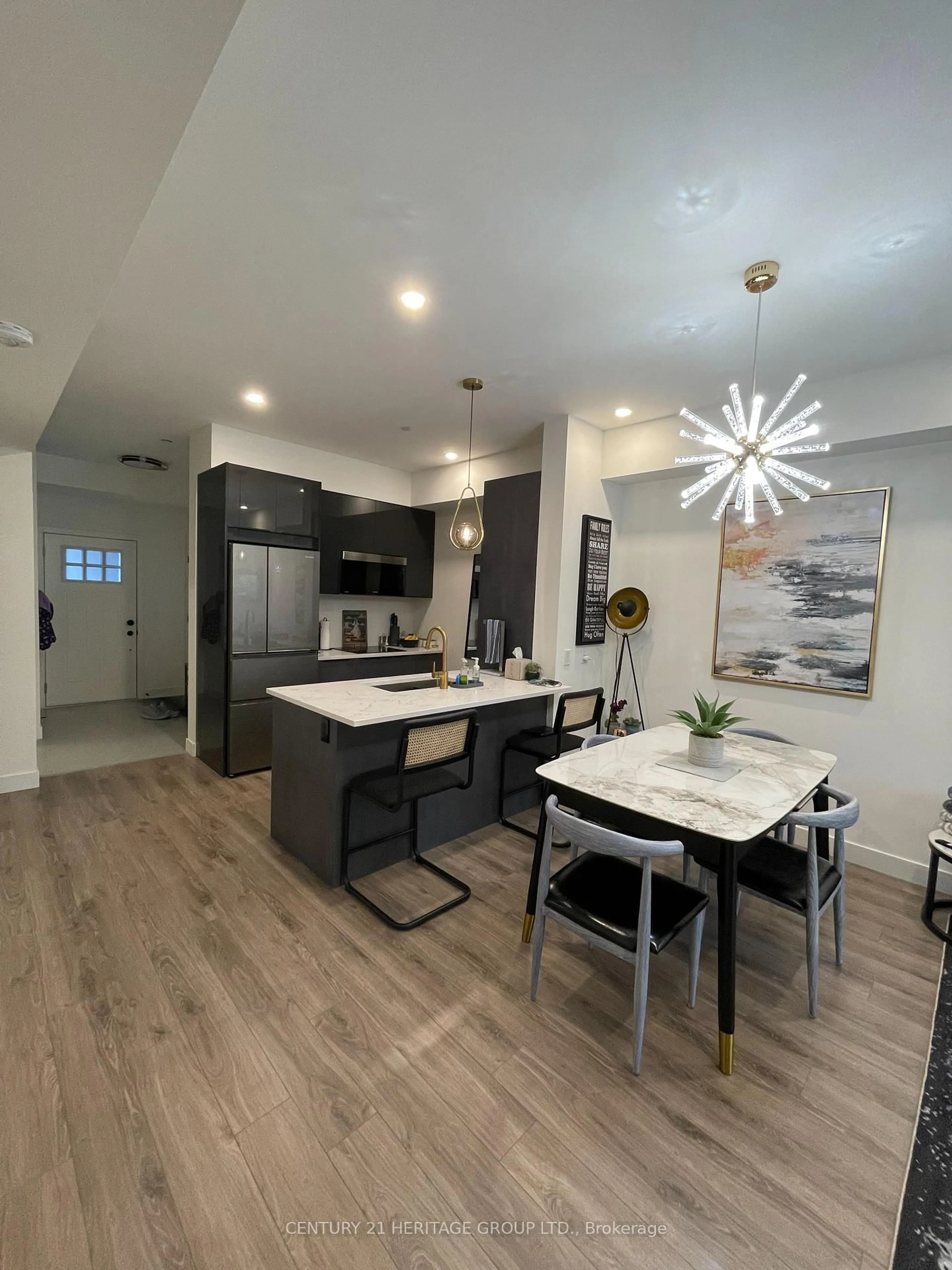 Open concept kitchen, unknown for 18 Beckwith Lane, Blue Mountains Ontario L9Y 3B6