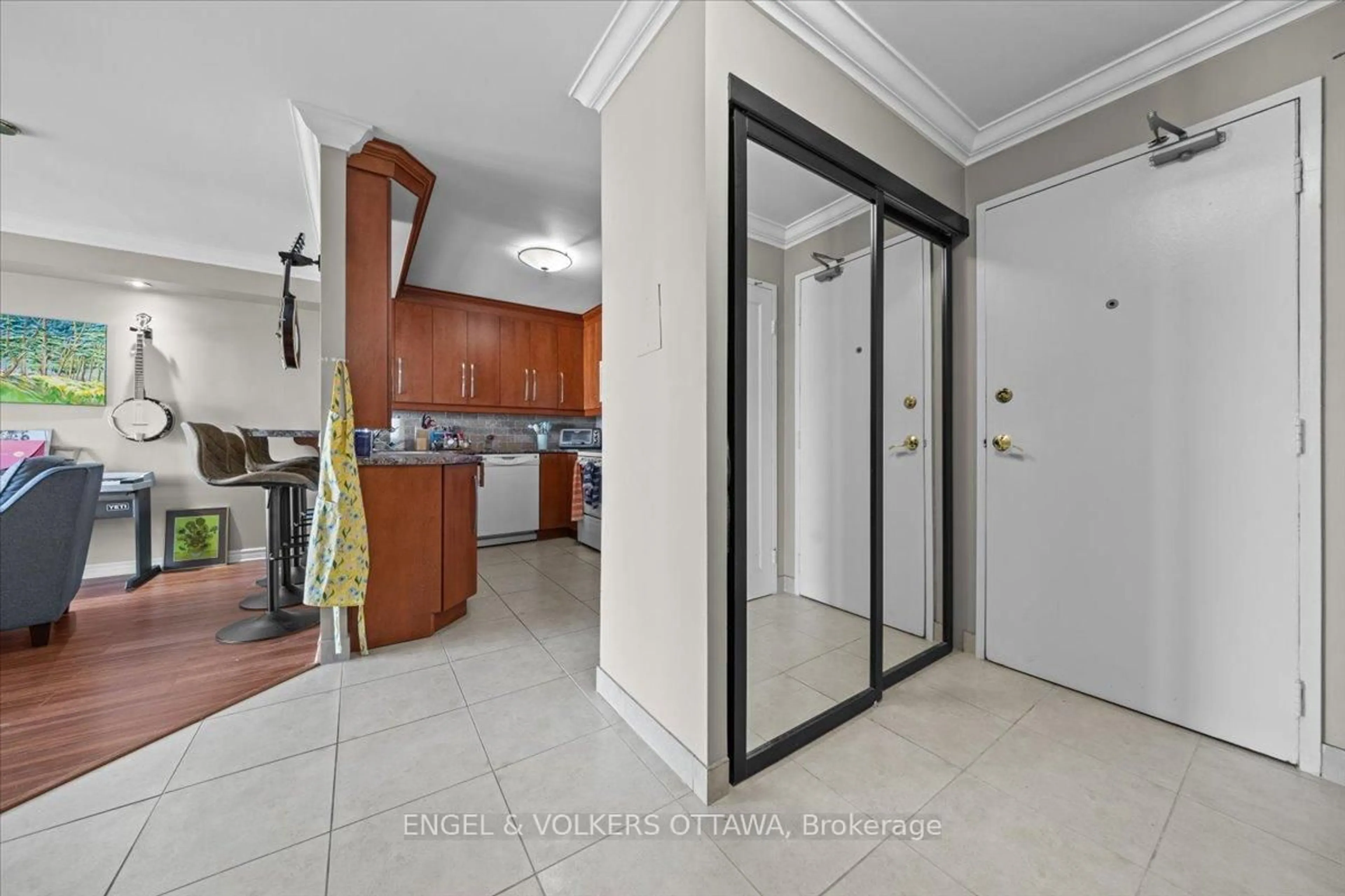 Unknown for 158A McArthur Ave #908, Ottawa Ontario K1L 7E7