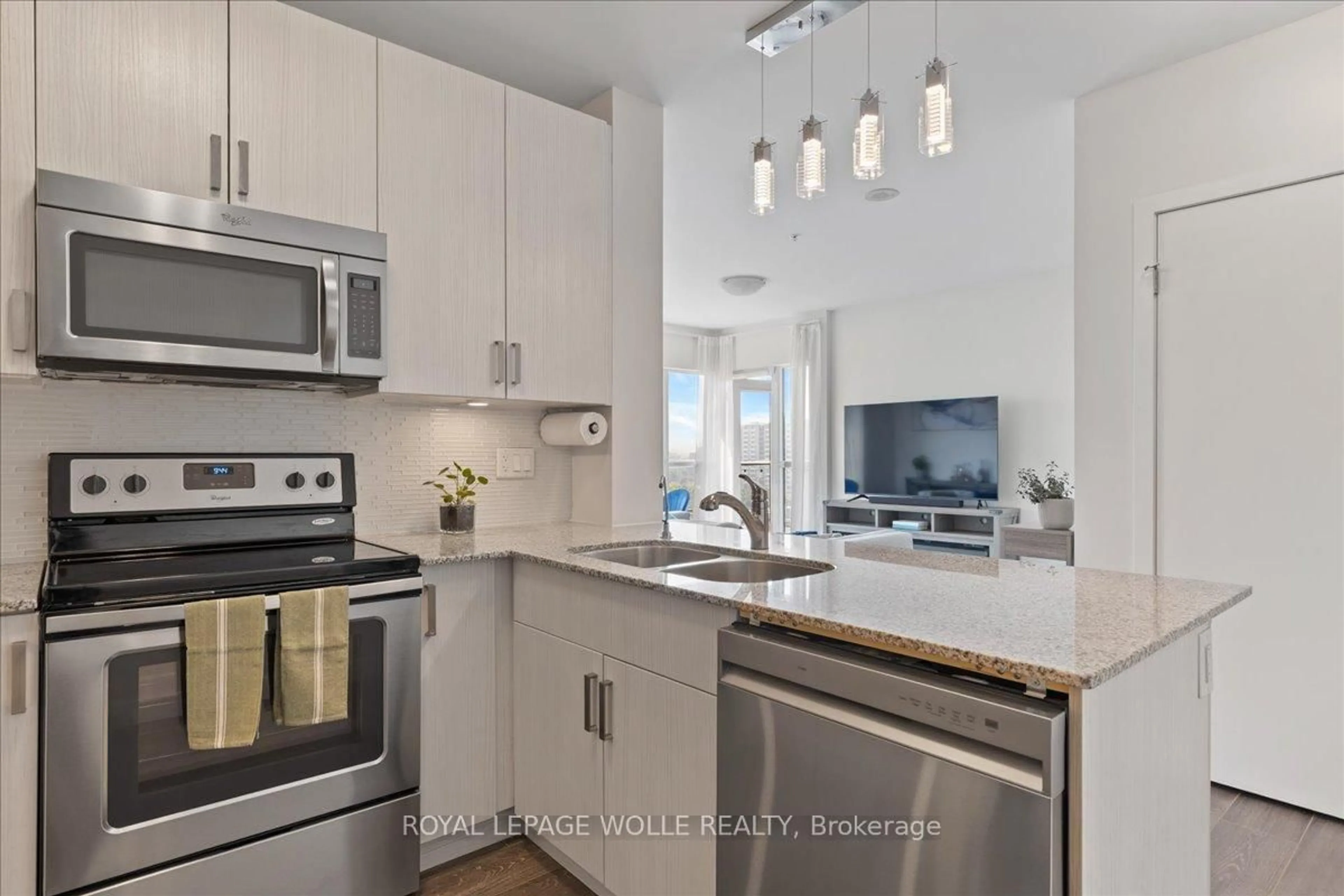 Open concept kitchen, ceramic/tile floor for 1 Victoria St #1113, Kitchener Ontario N2G 0B5