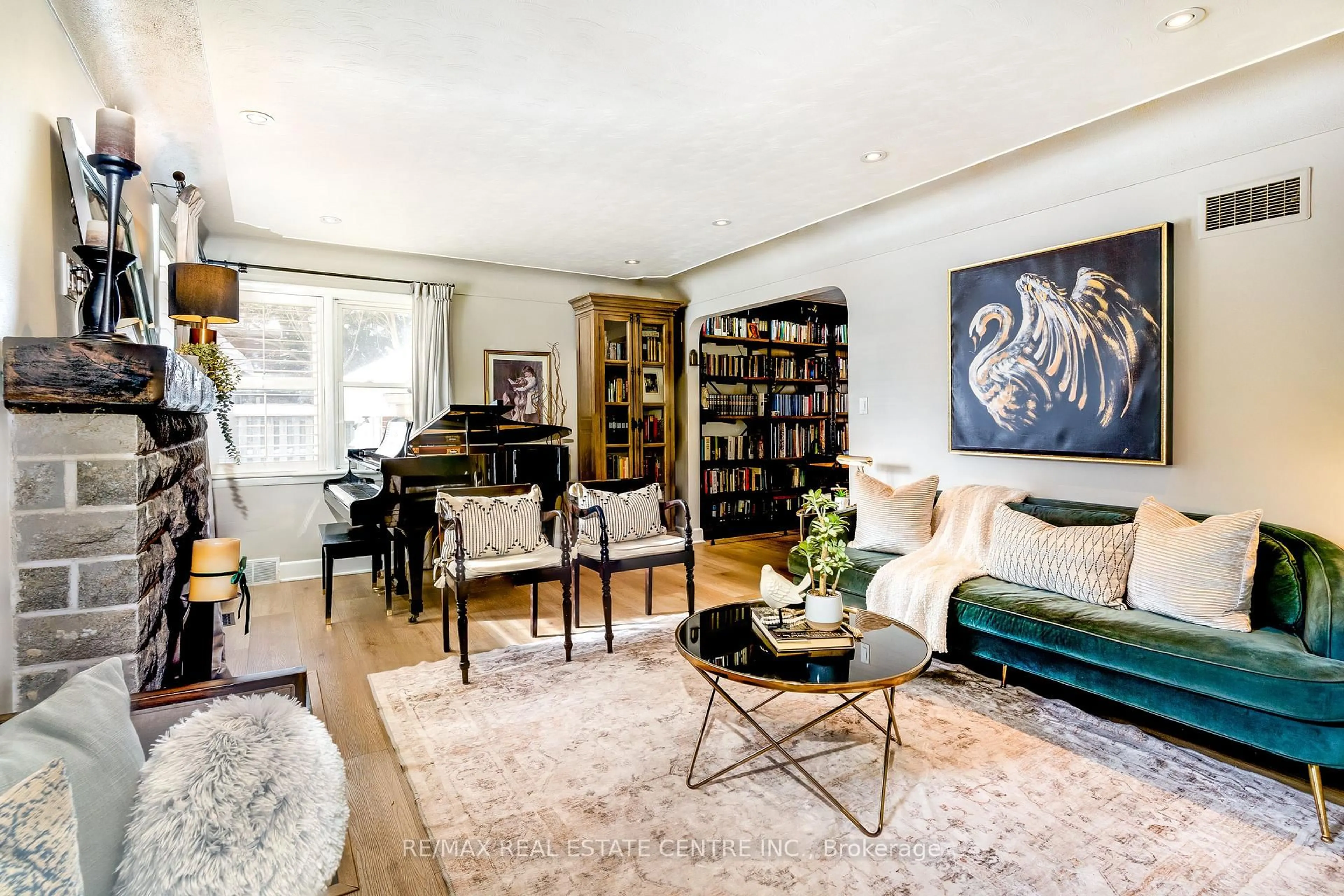 Living room with furniture, wood/laminate floor for 3 Fallsview Rd, Hamilton Ontario L9H 5J7