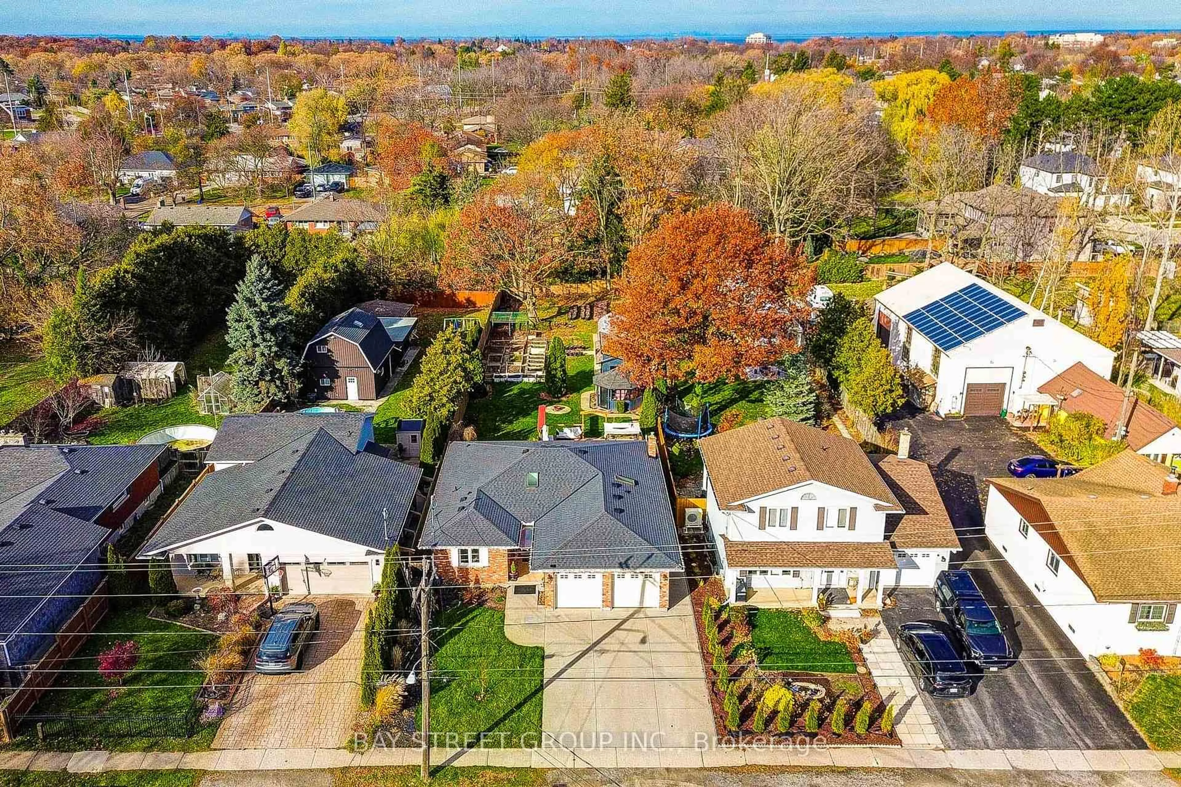 A pic from outside/outdoor area/front of a property/back of a property/a pic from drone, unknown for 47 Cecil St, St. Catharines Ontario L2N 4B3
