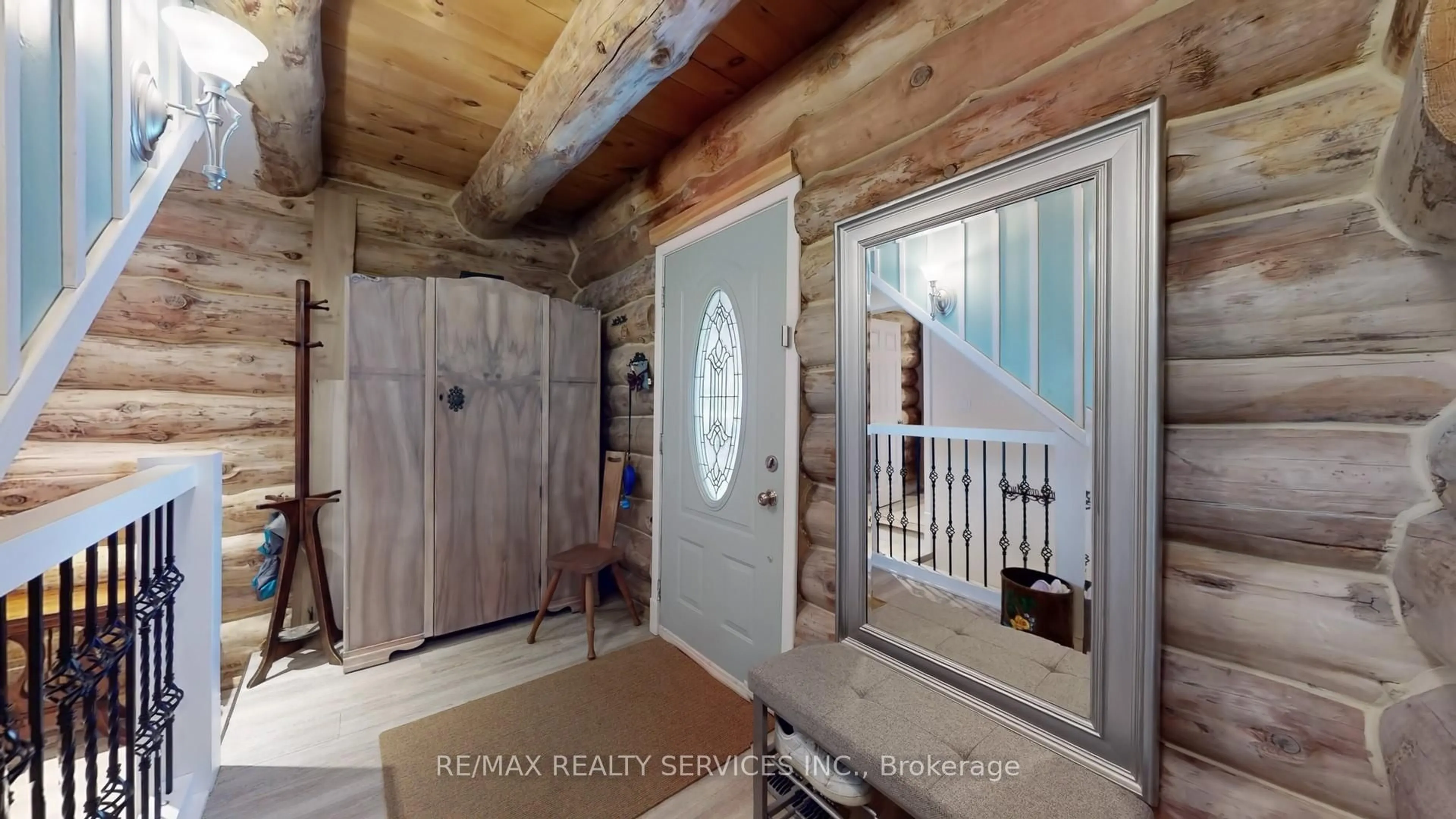 Indoor entryway for 9 Orangeville St, Erin Ontario N0B 1Z0