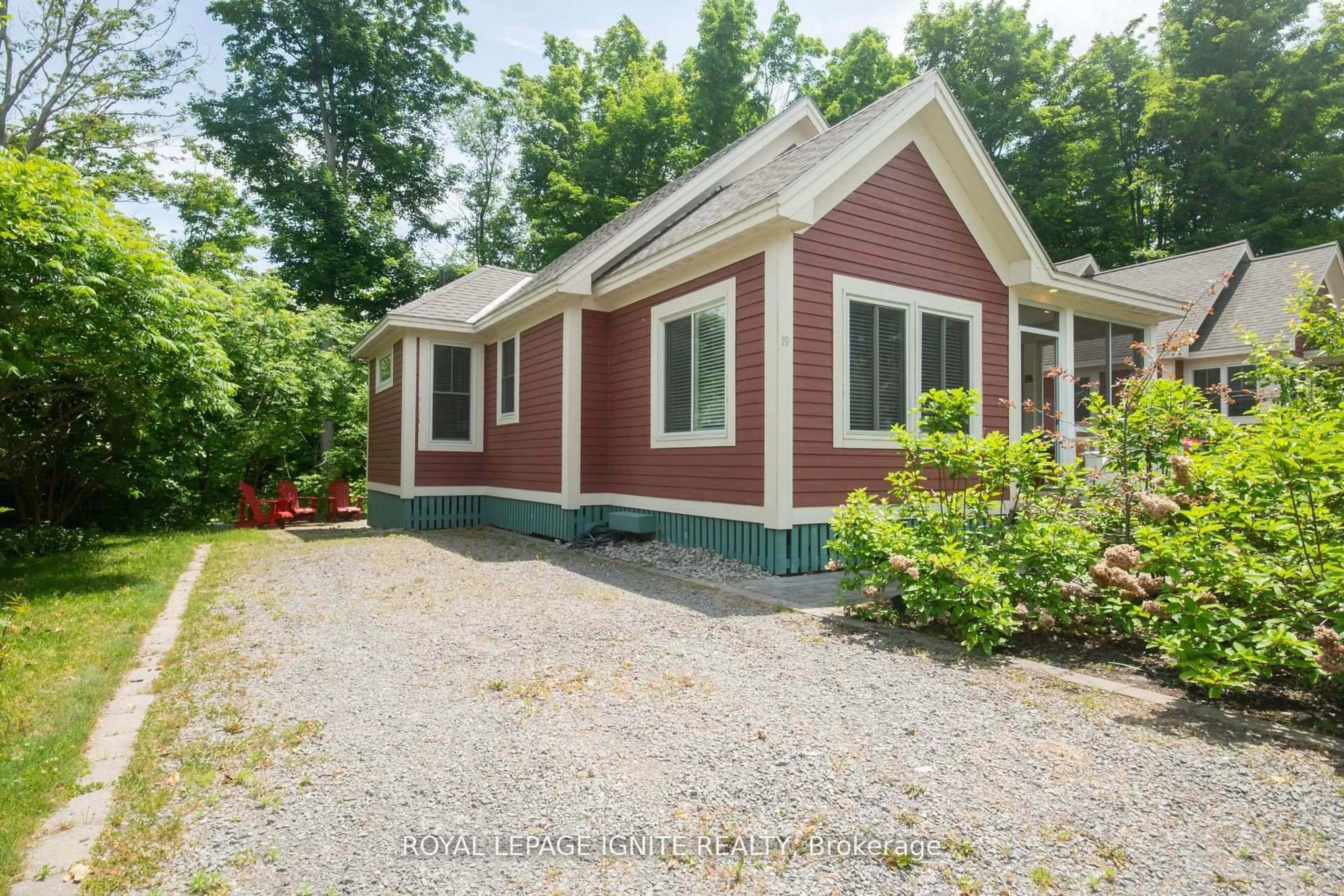 Home with vinyl exterior material, street for 19 Summer Village Lane #208, Prince Edward County Ontario K0K 1P0