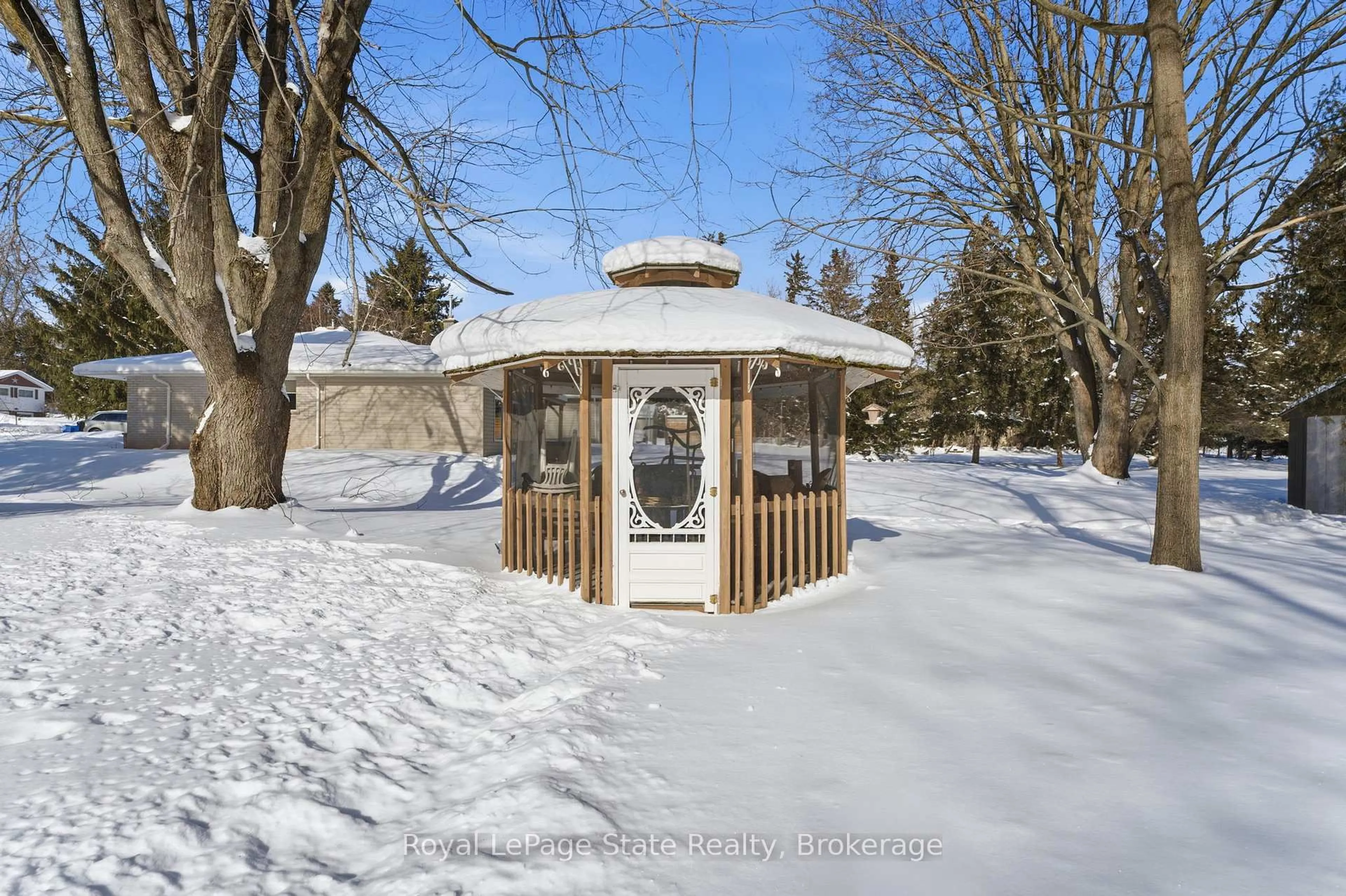 Unknown for 34 Carey St, Hamilton Ontario L8B 0L5