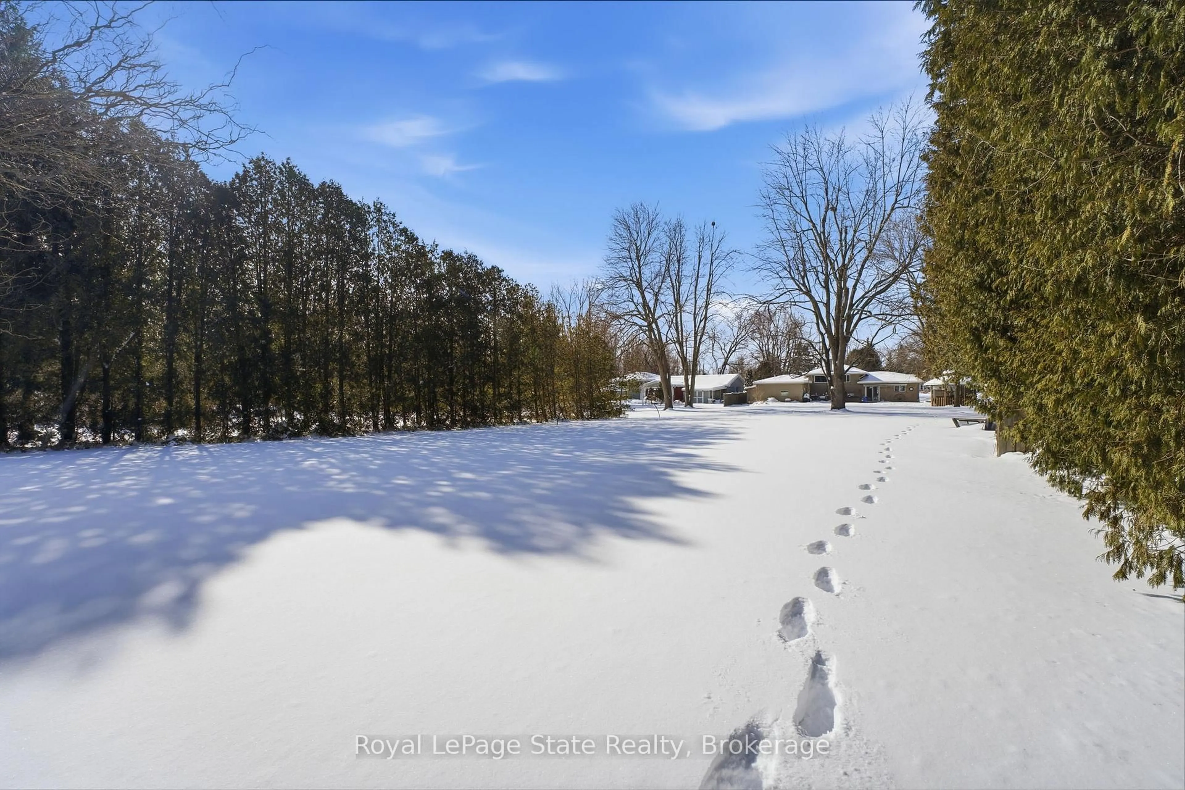 Unknown for 34 Carey St, Hamilton Ontario L8B 0L5