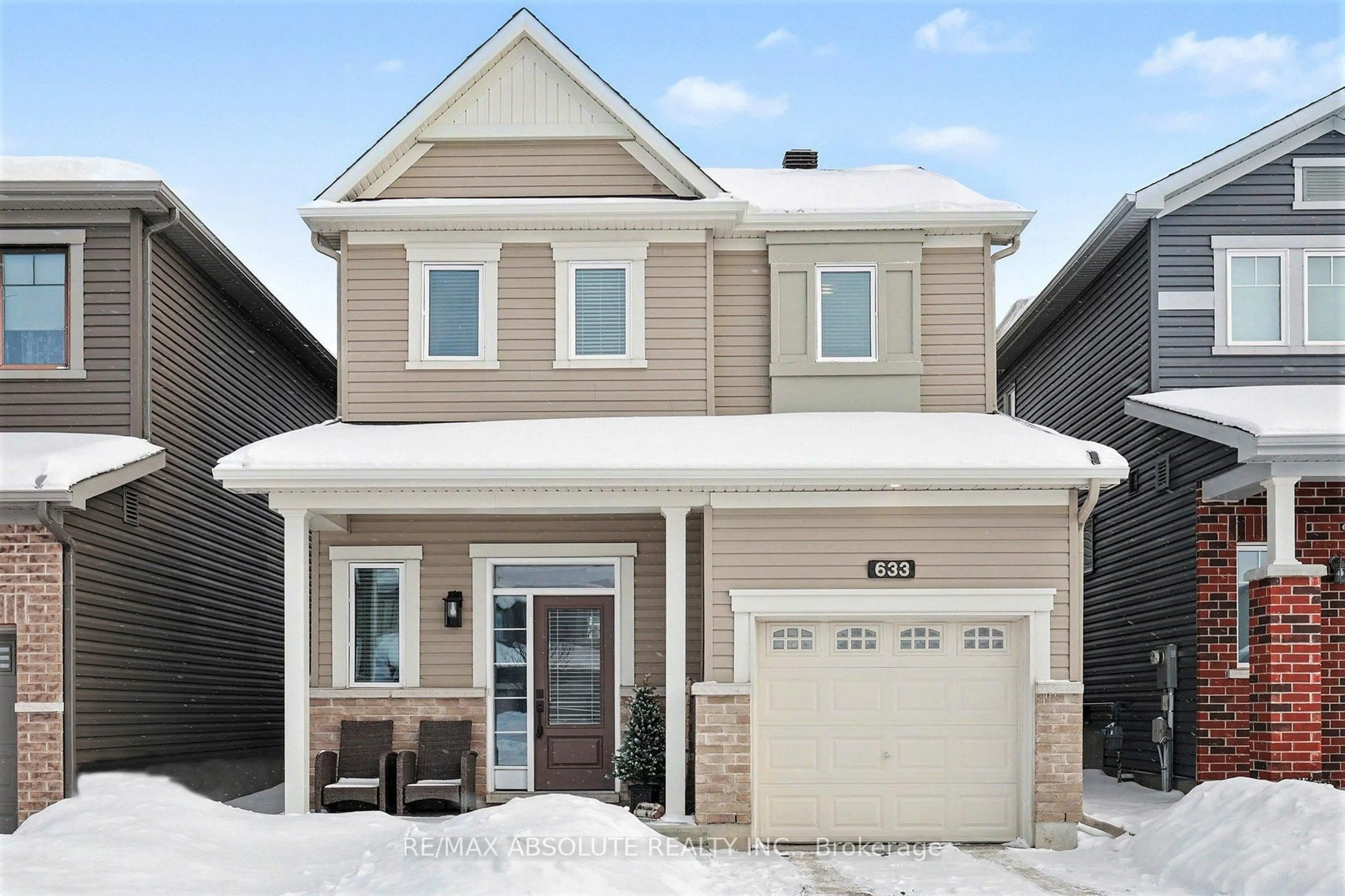 Home with brick exterior material, street for 633 Geranium Walk, Stittsville Ontario K2S 2J3