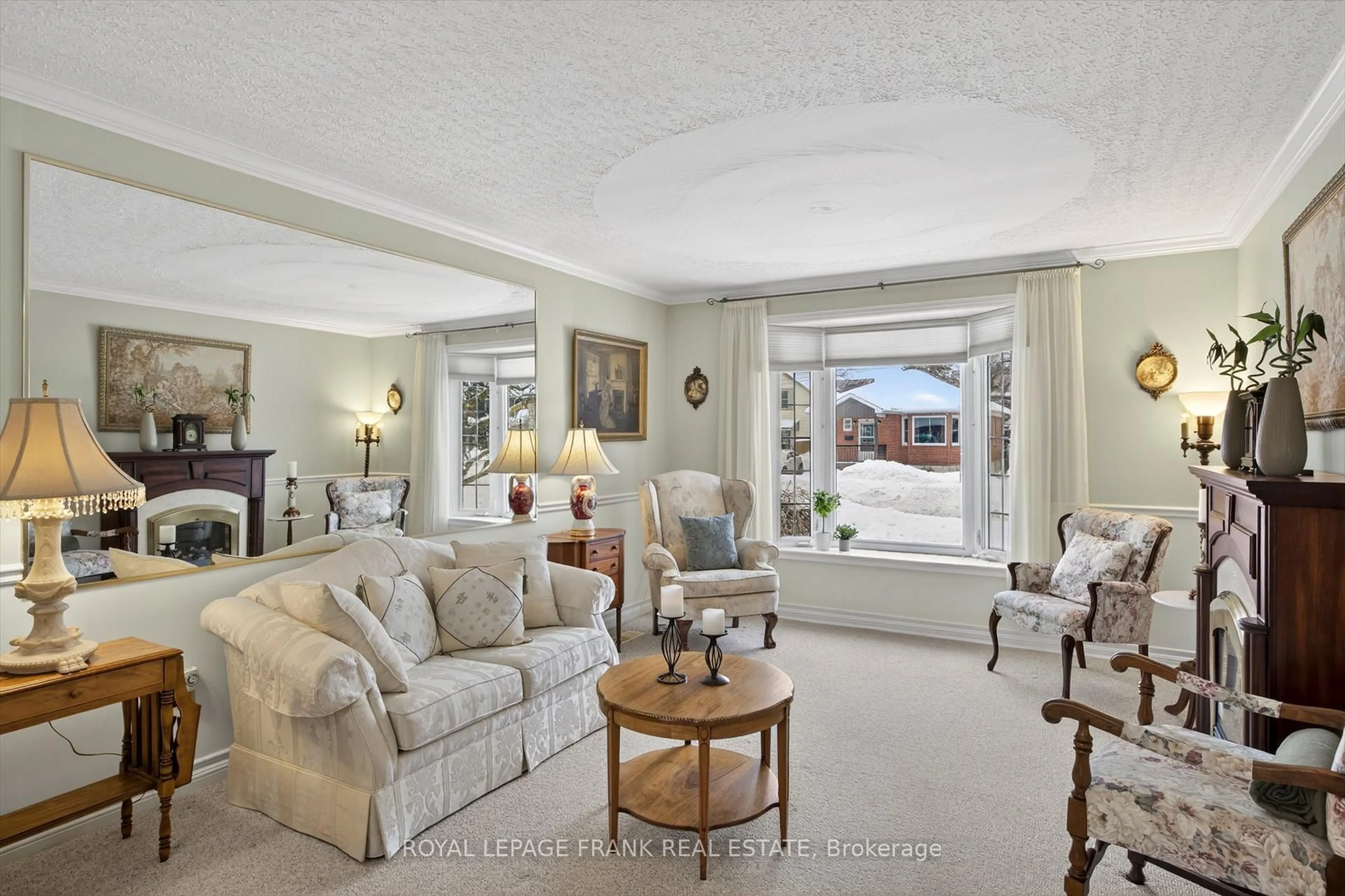 Living room with furniture, unknown for 491 Chamberlain St, Peterborough Ontario K9J 4L3