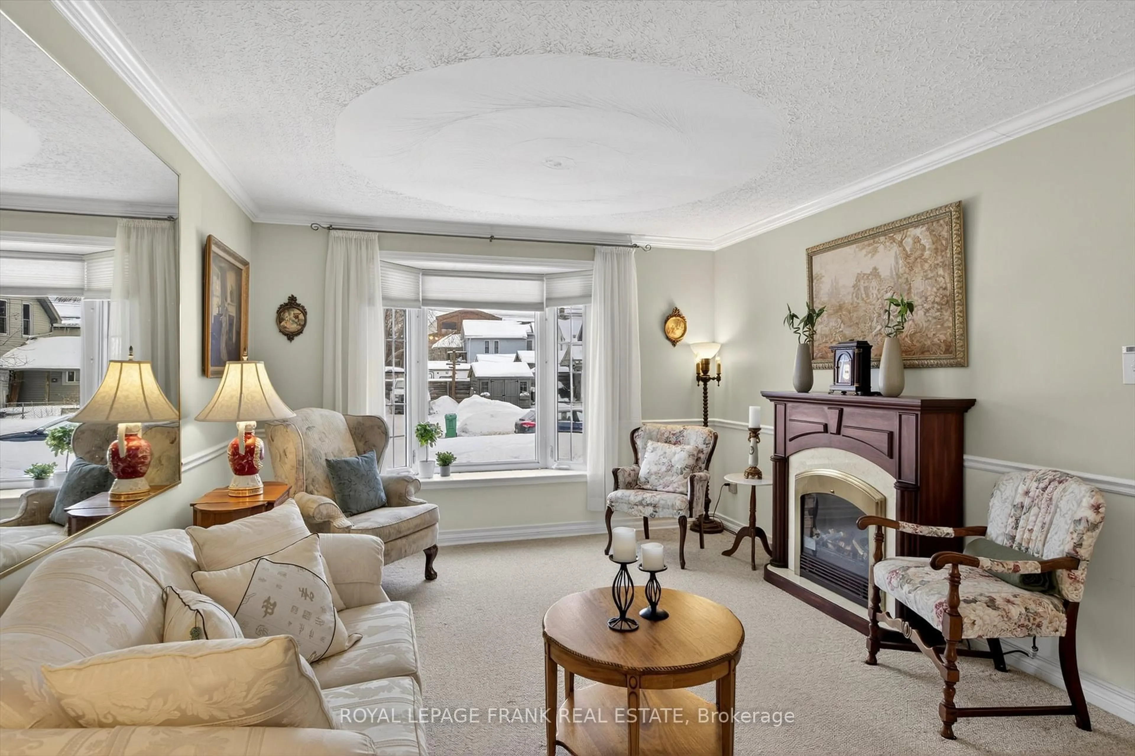 Living room with furniture, unknown for 491 Chamberlain St, Peterborough Ontario K9J 4L3