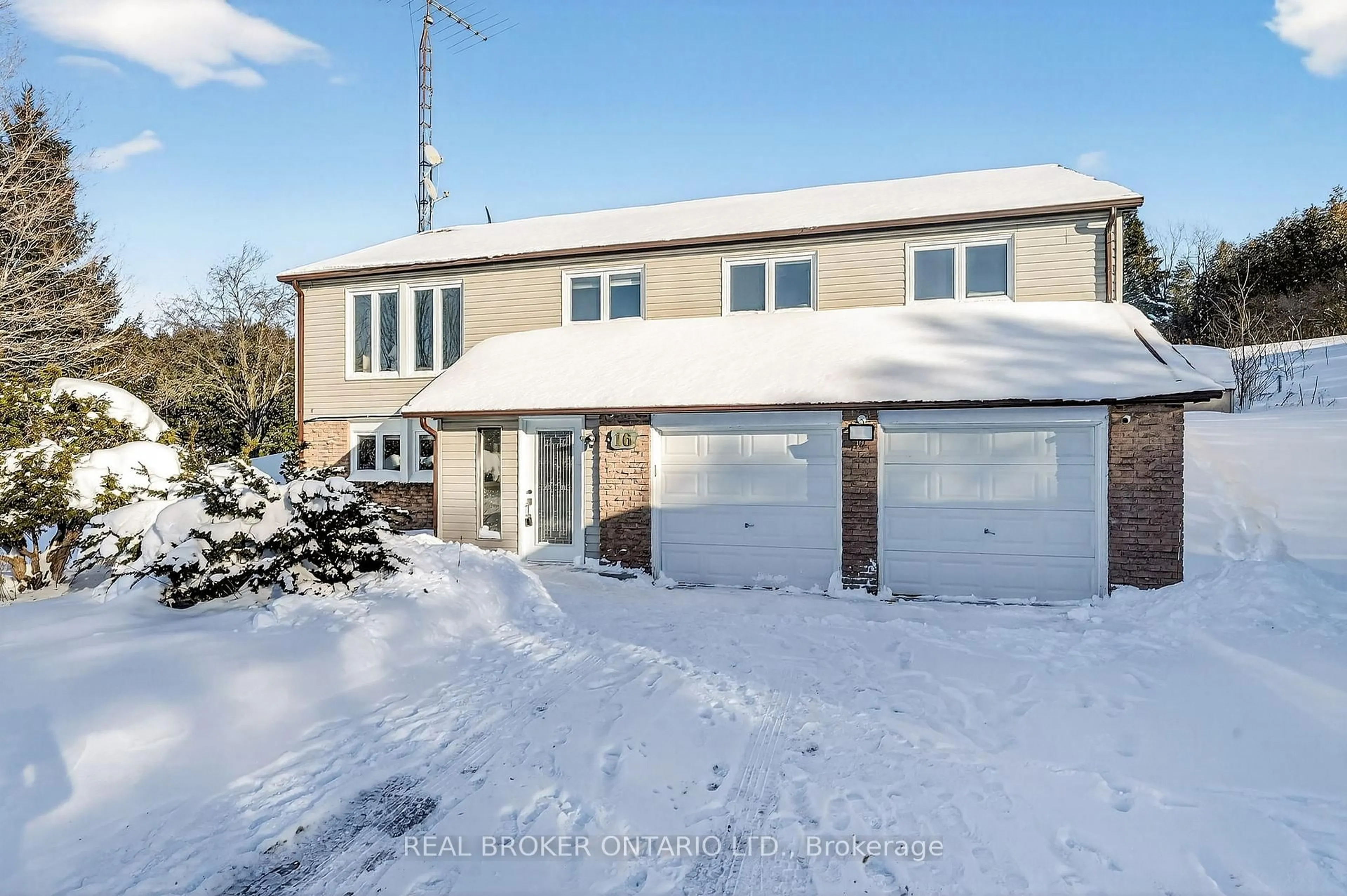 A pic from outside/outdoor area/front of a property/back of a property/a pic from drone, street for 16 Old Carriage Rd, East Garafraxa Ontario L9W 5A3